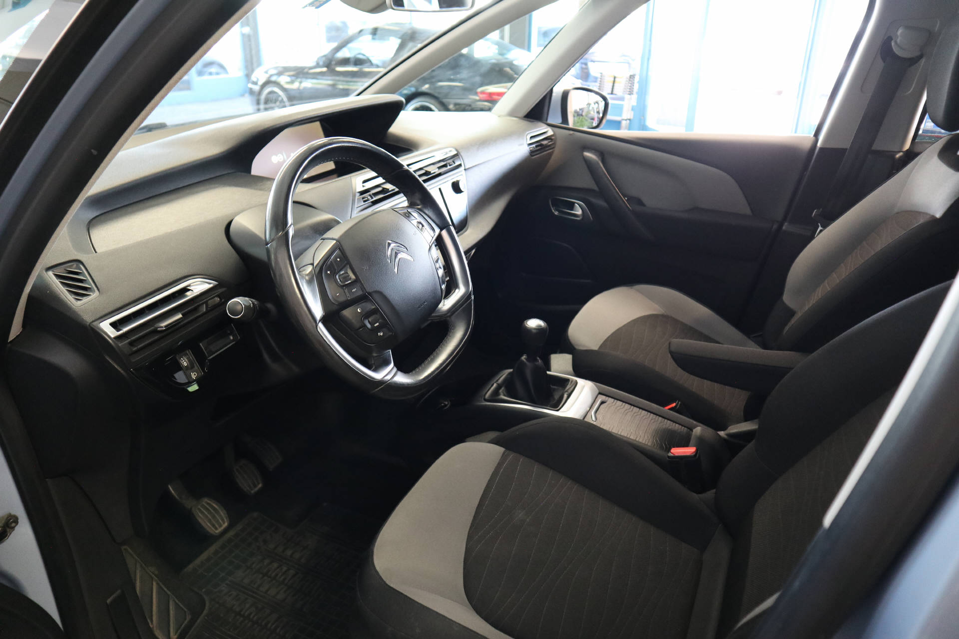 CITROEN C4 Grand Picasso 1.6 THP Intensive-image-12