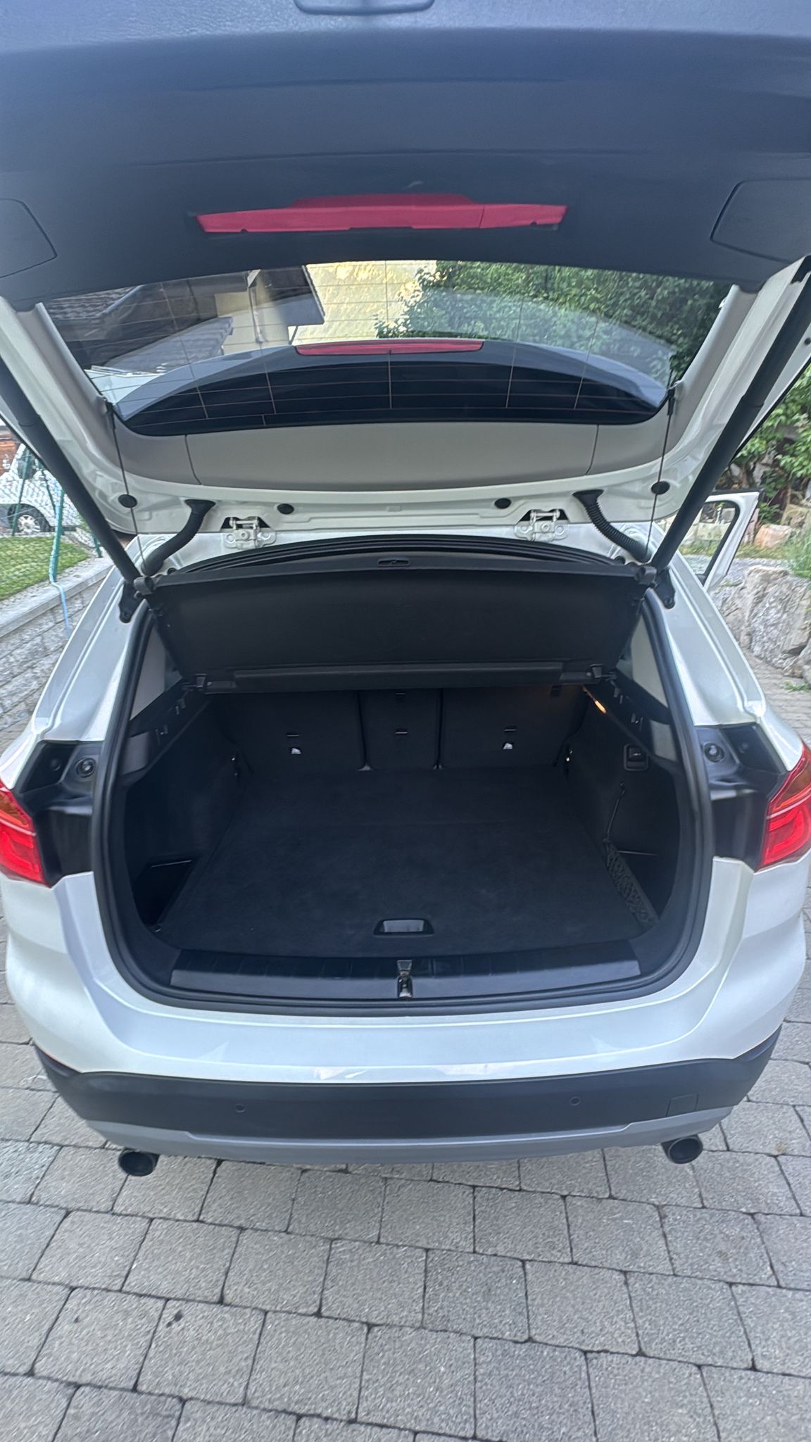 BMW 20i xDrive-image-3