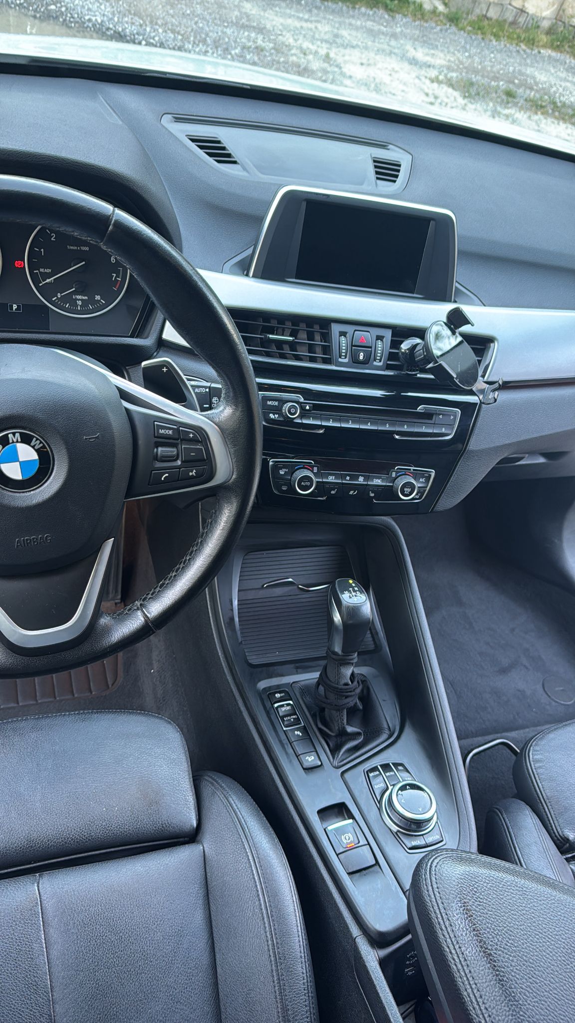 BMW 20i xDrive-image-2