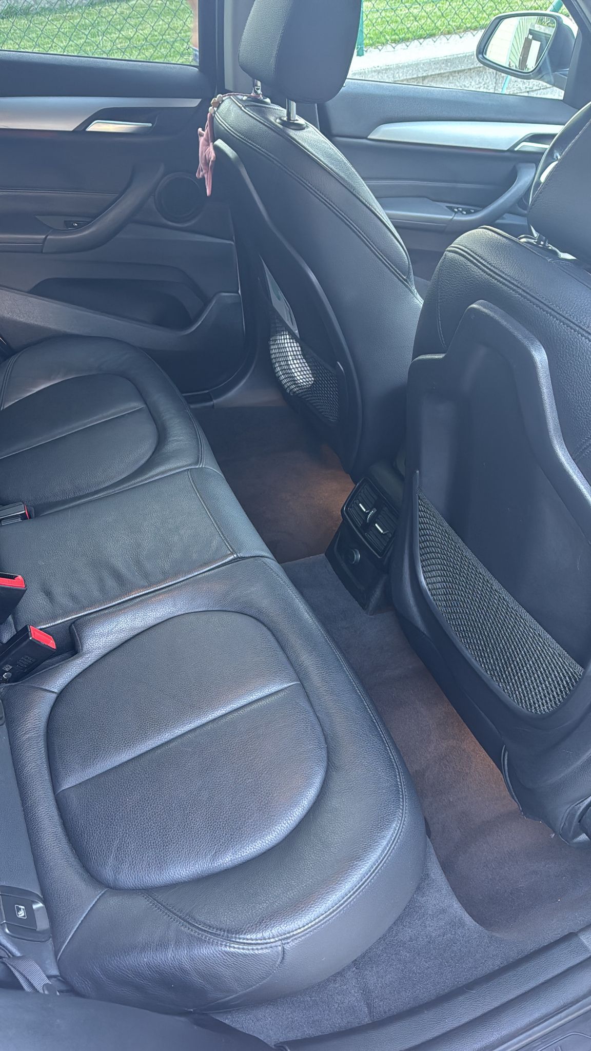 BMW 20i xDrive-image-4