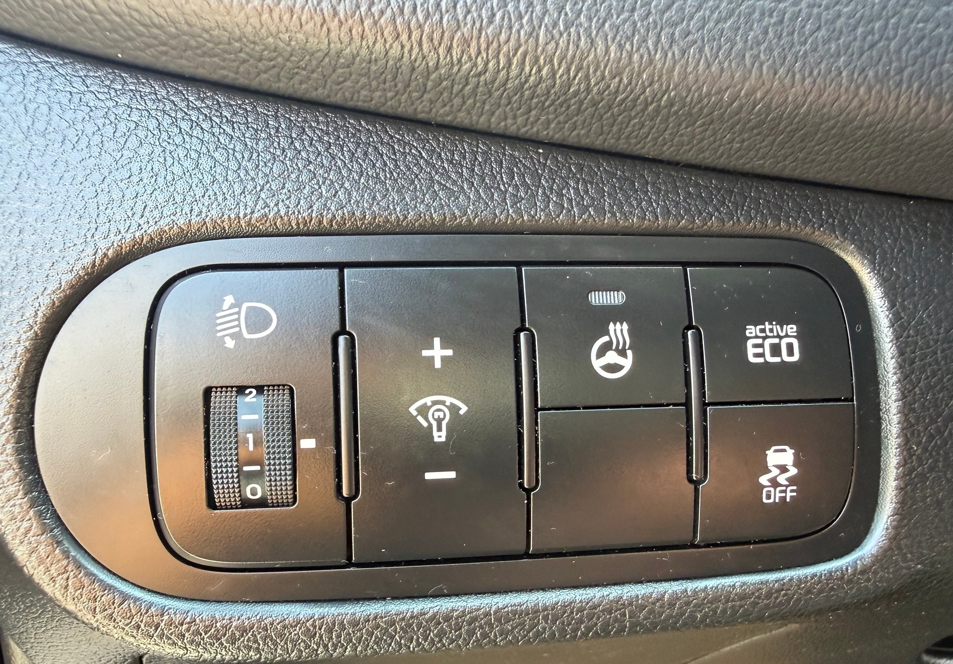 KIA Carens 1.7 CRDi Trend DCT-image-20