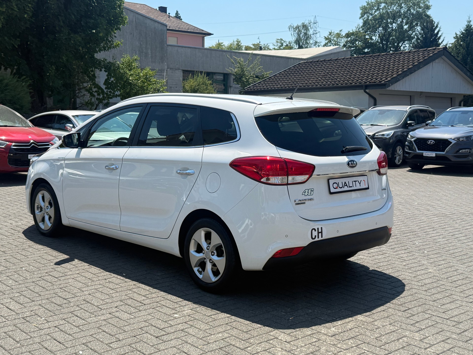 KIA Carens 1.7 CRDi Trend DCT-image-10