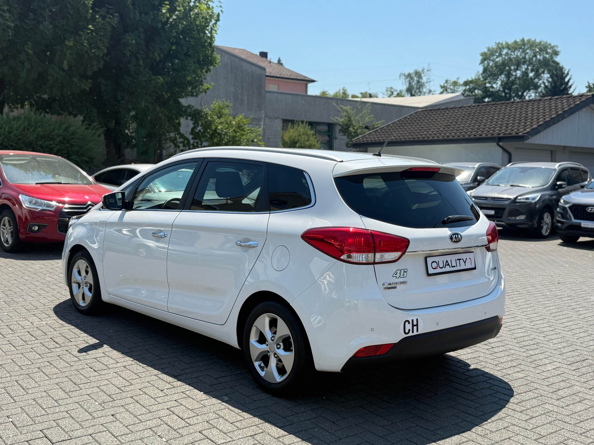 KIA Carens 1.7 CRDi Trend DCT-image-4