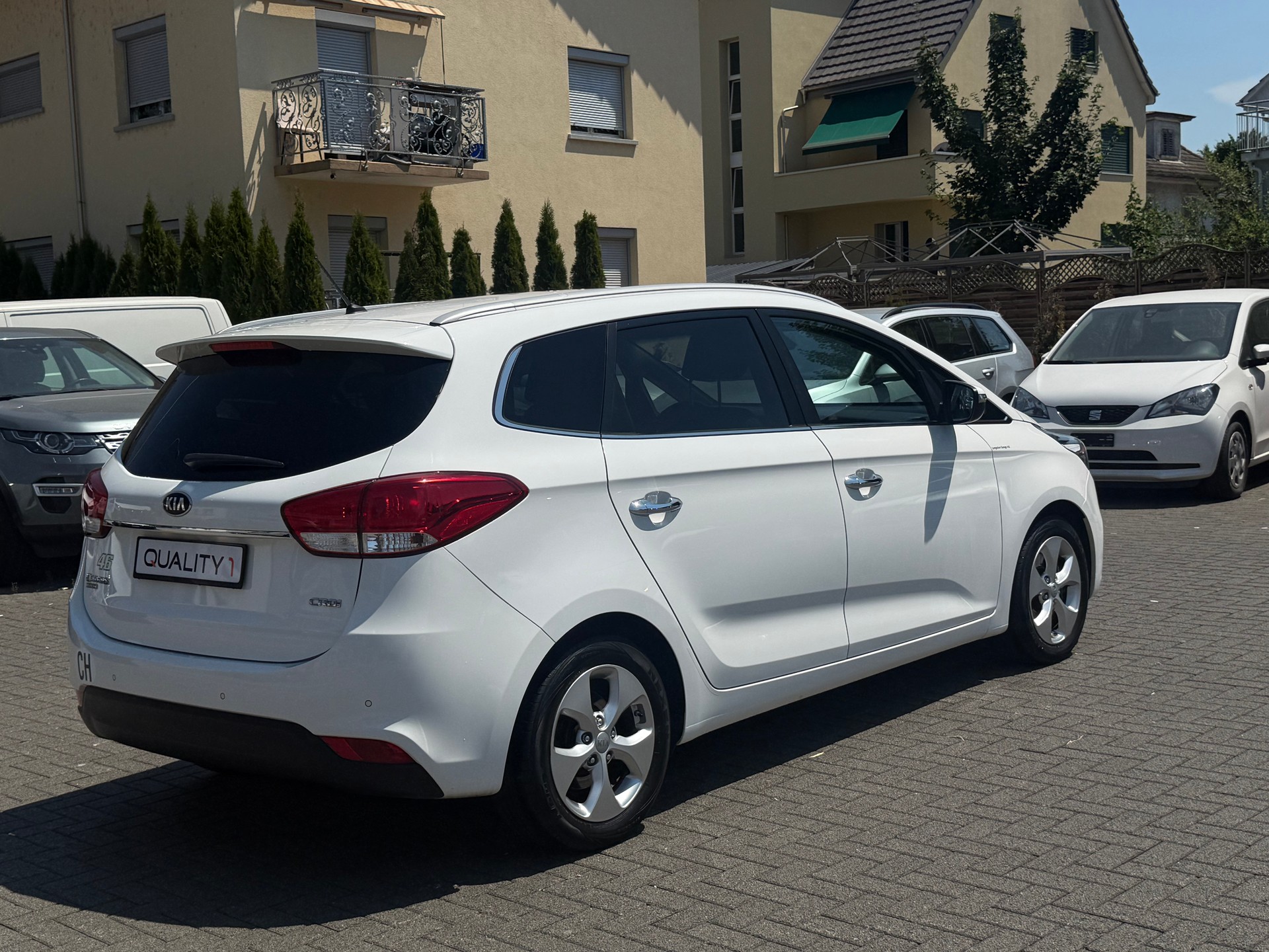 KIA Carens 1.7 CRDi Trend DCT-image-9
