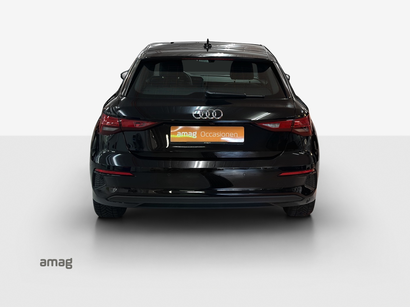 AUDI A3 Sportback 35 TFSI Attraction S-tronic-image-3