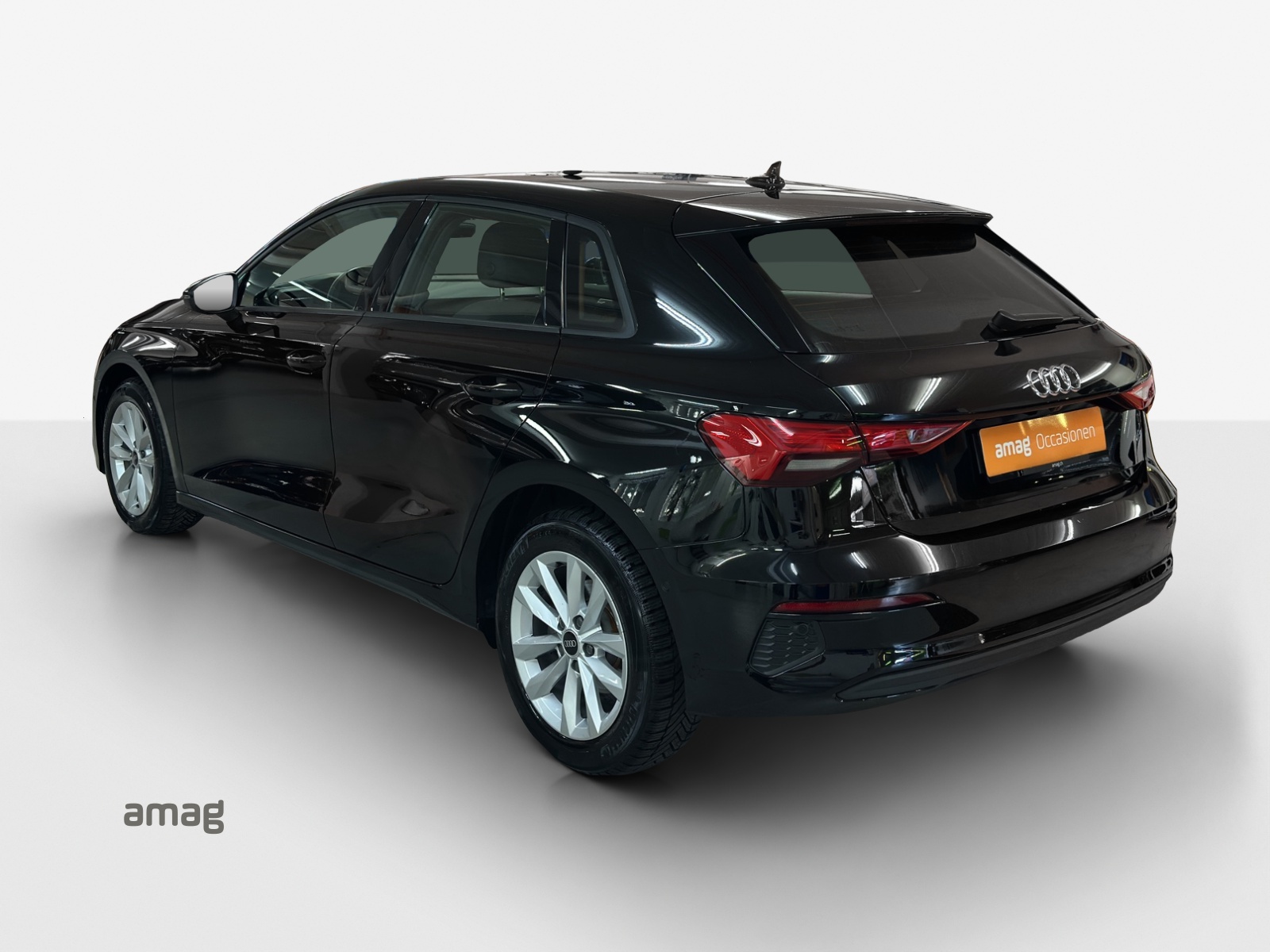 AUDI A3 Sportback 35 TFSI Attraction S-tronic-image-2