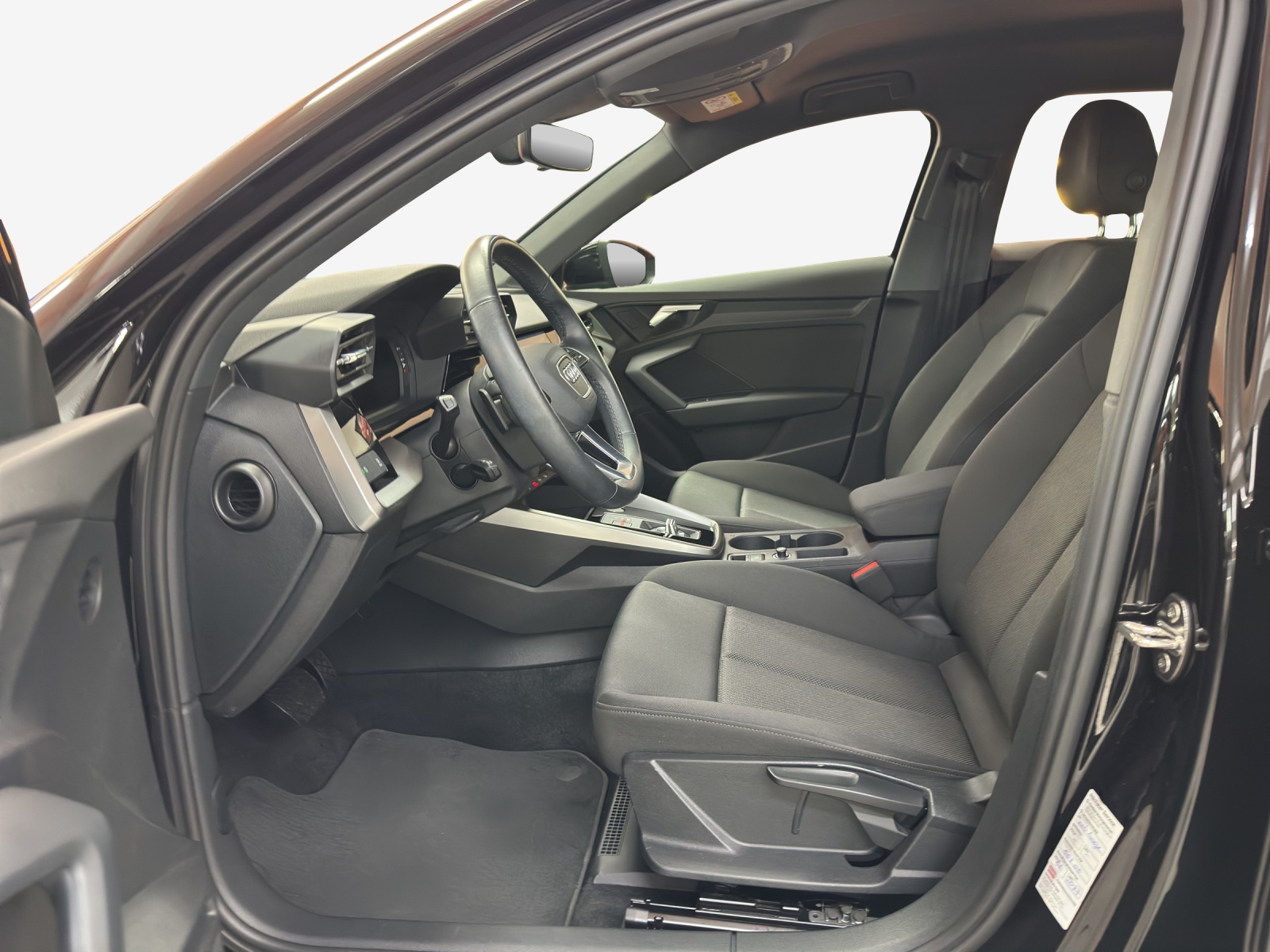 AUDI A3 Sportback 35 TFSI Attraction S-tronic-image-7