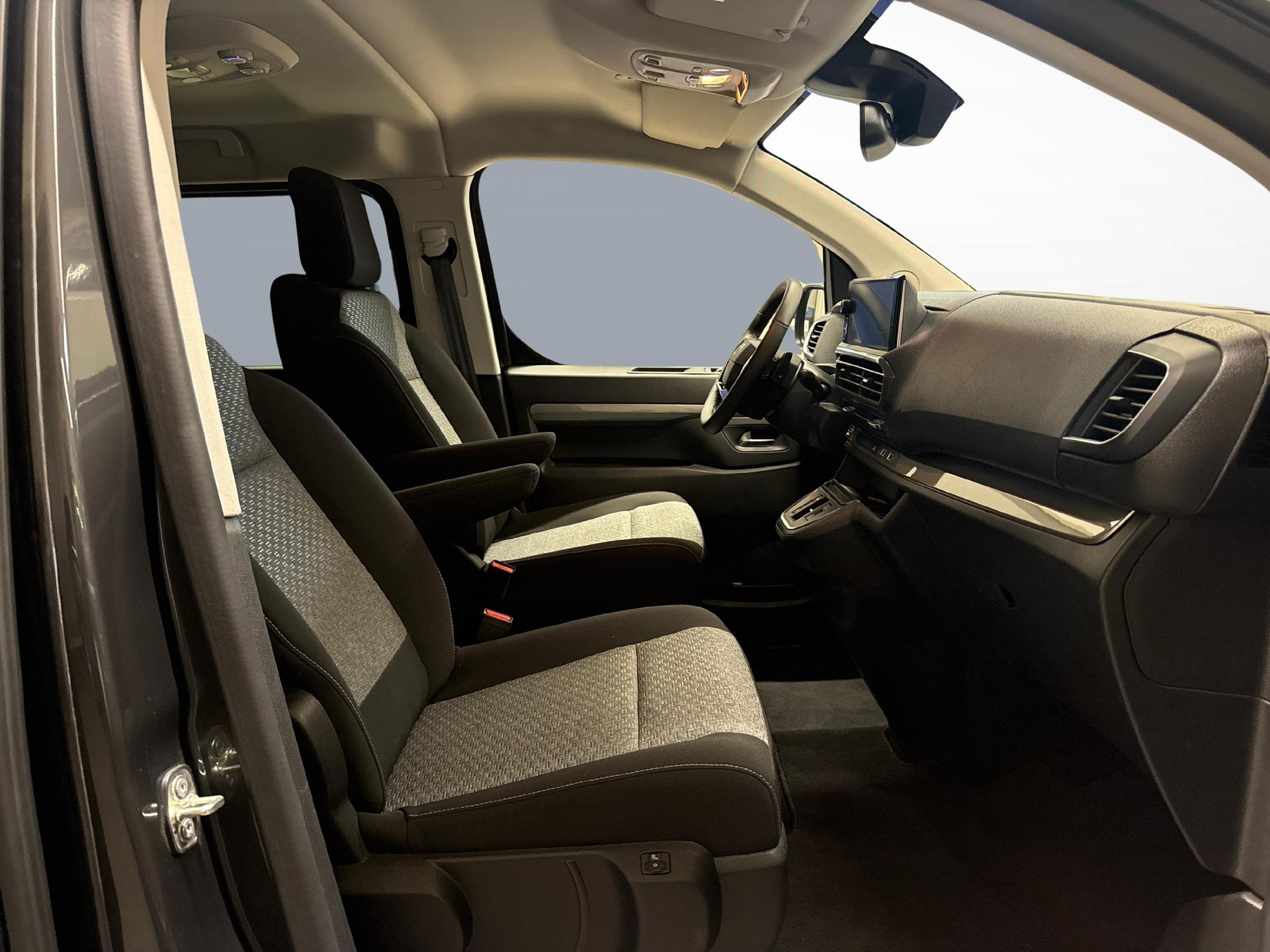 TOYOTA PROACE Verso L1 2.0 D Trend - Ruote invernali & Servizi inclusi-image-9
