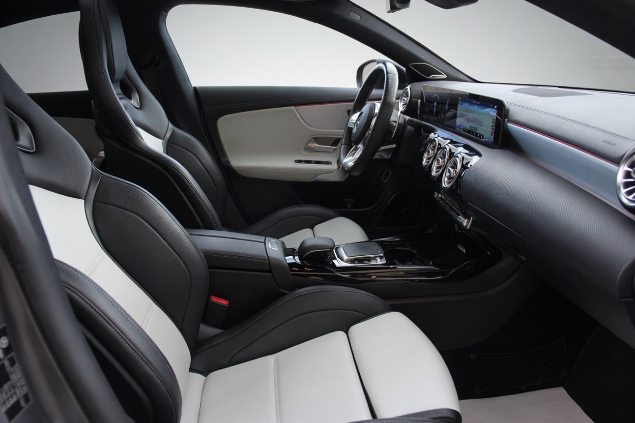 MERCEDES-BENZ CLA 35 AMG 4Matic 7G-DCT-image-13