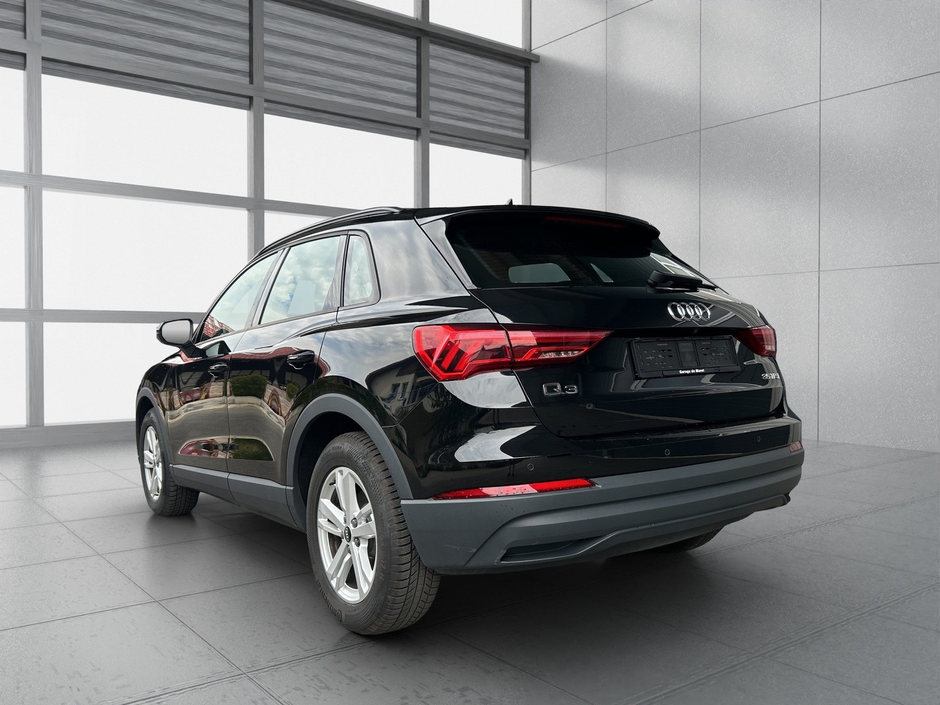 AUDI Q3 35 TFSI Attraction S-tronic-image-2
