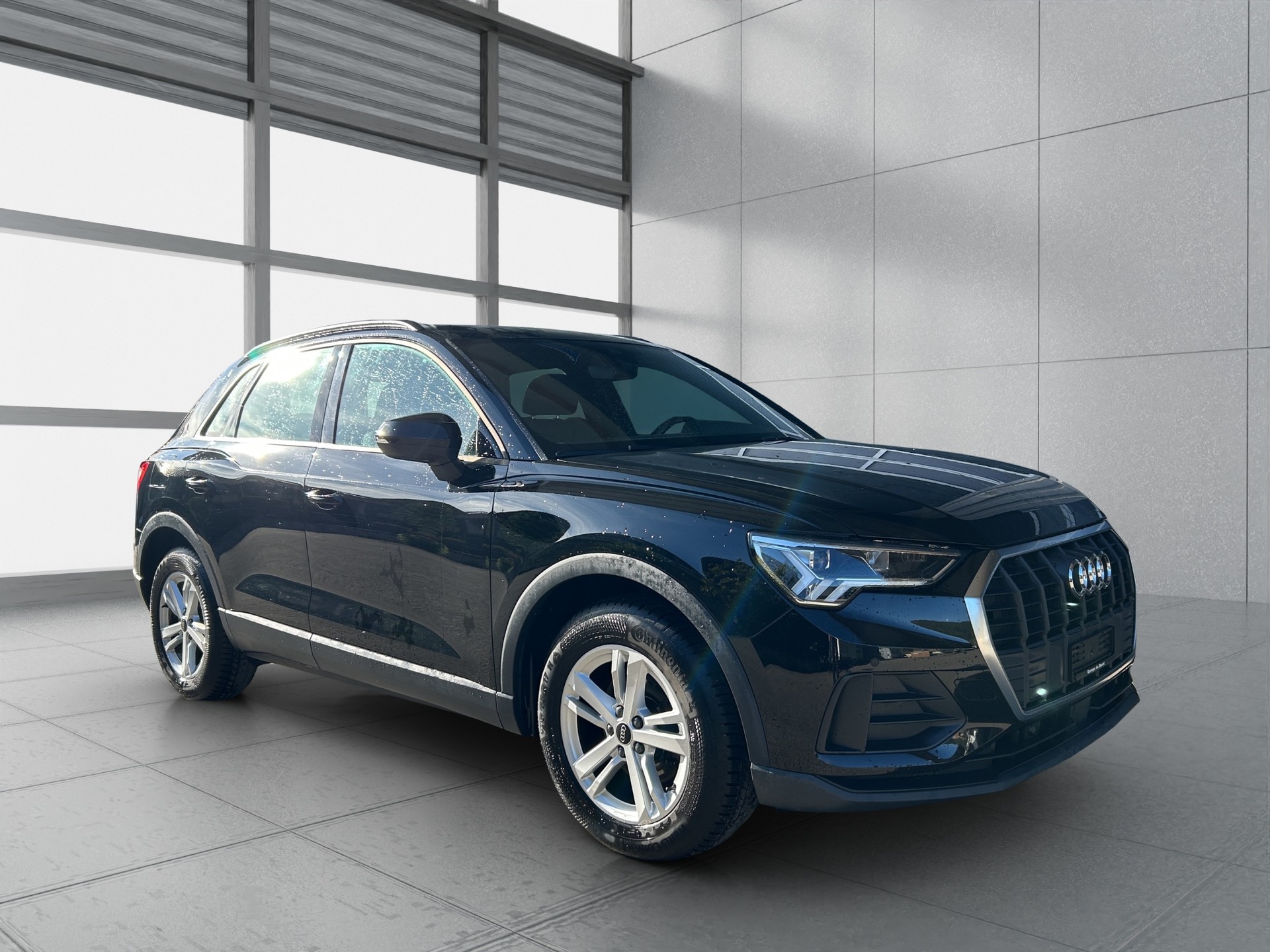 AUDI Q3 35 TFSI Attraction S-tronic-image-6