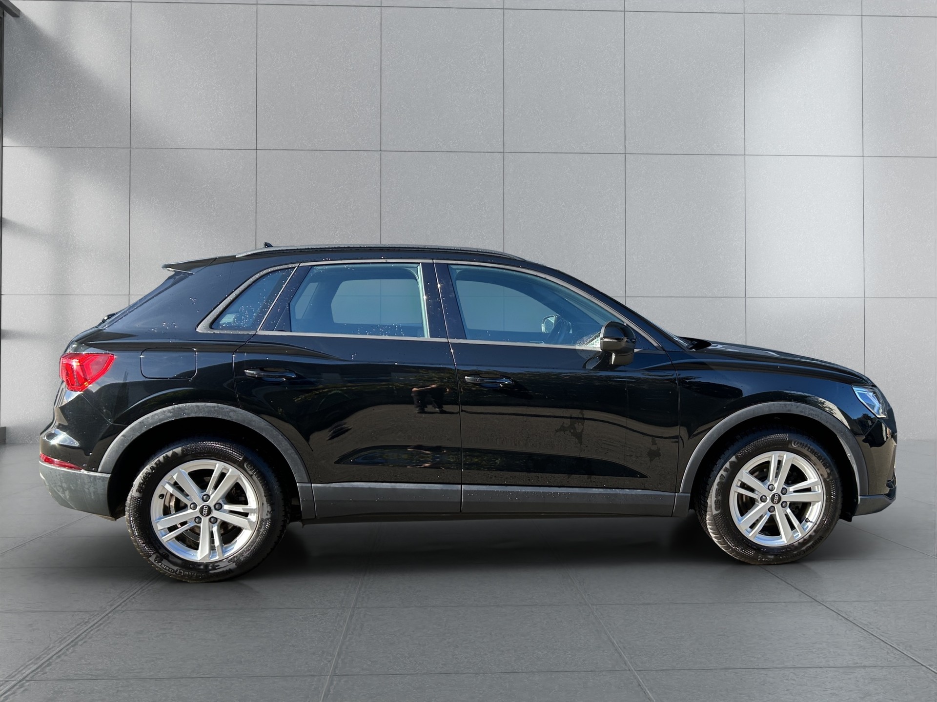 AUDI Q3 35 TFSI Attraction S-tronic-image-5