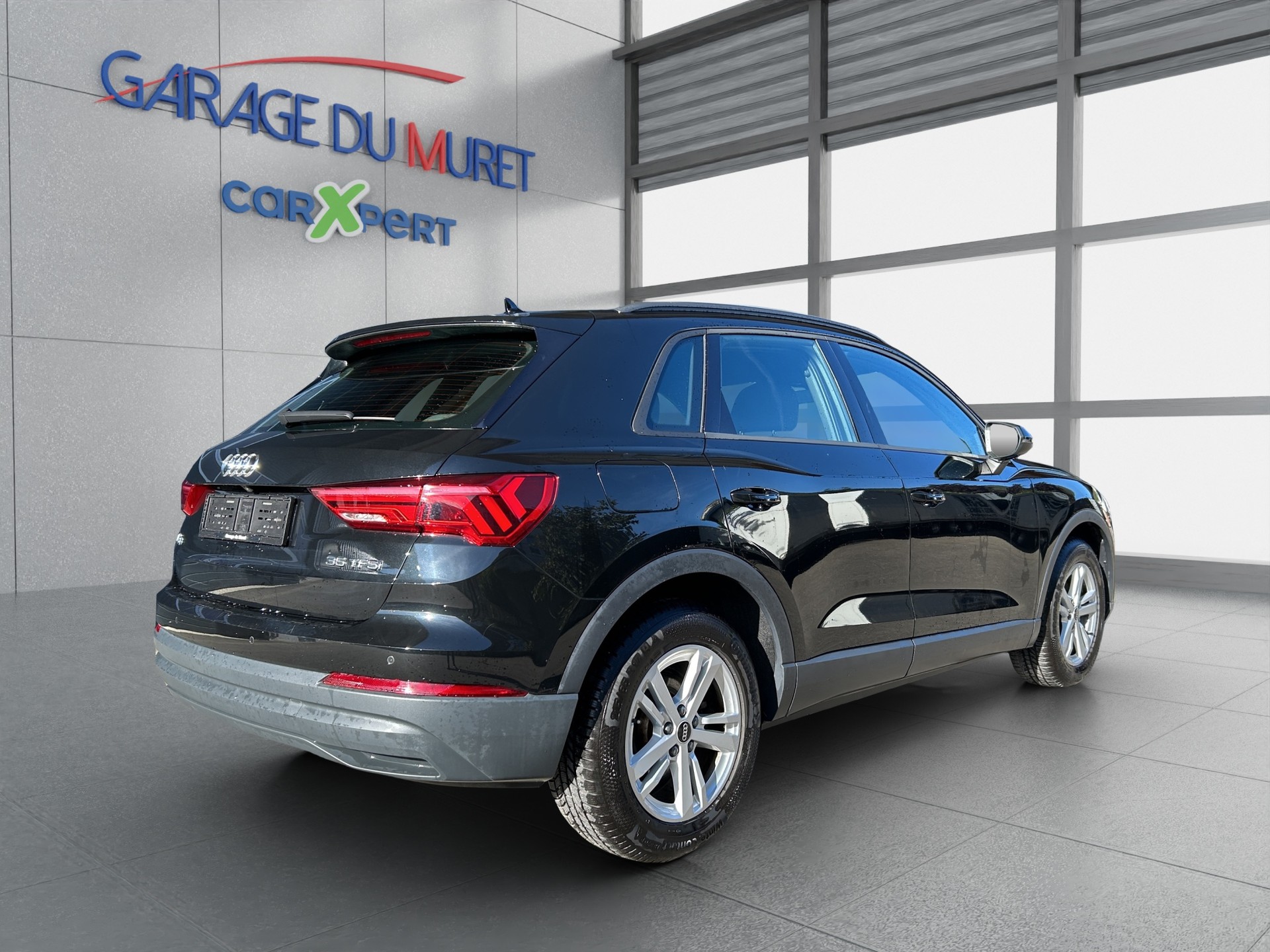 AUDI Q3 35 TFSI Attraction S-tronic-image-4