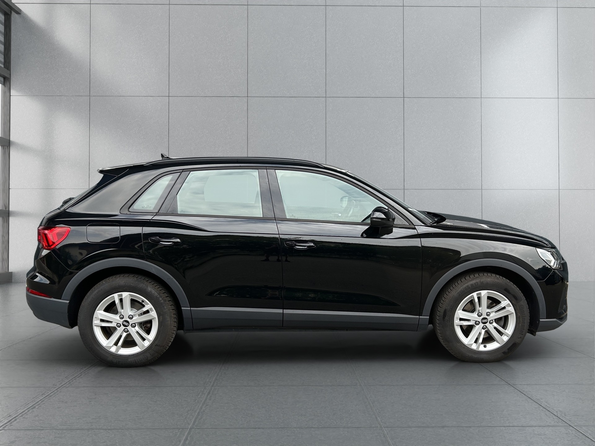 AUDI Q3 35 TFSI Attraction S-tronic-image-5