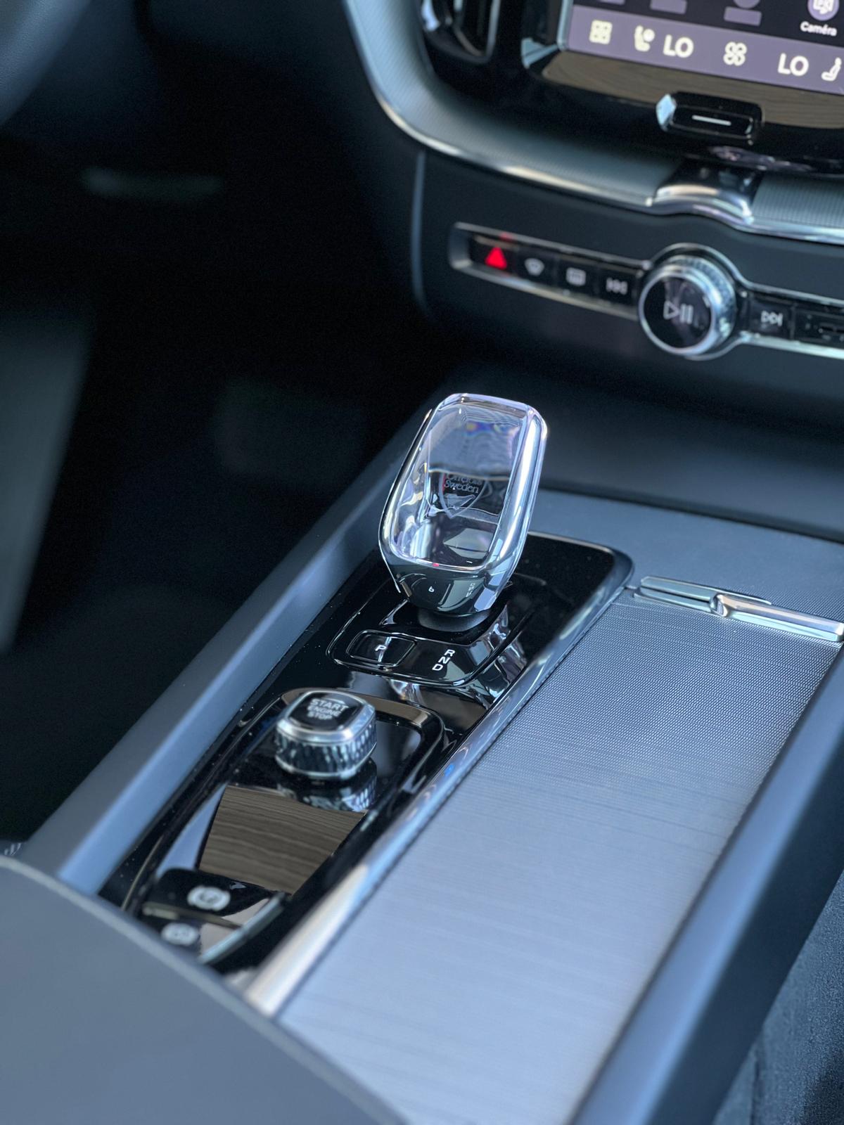 VOLVO XC60 2.0 T8 TE XCENTRIC Black Edition eAWD-image-13
