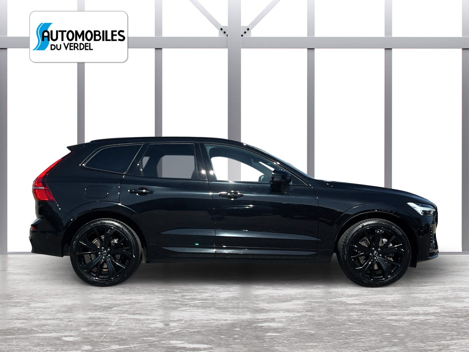 VOLVO XC60 2.0 T8 TE XCENTRIC Black Edition eAWD-image-5