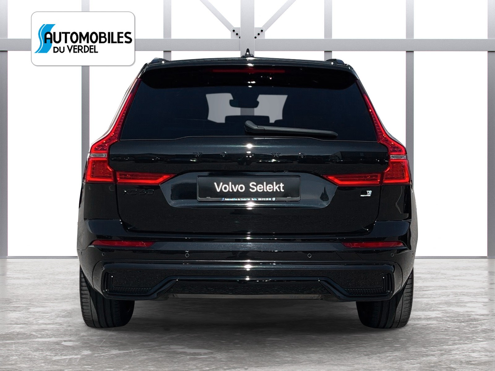 VOLVO XC60 2.0 T8 TE XCENTRIC Black Edition eAWD-showroom-element-3
