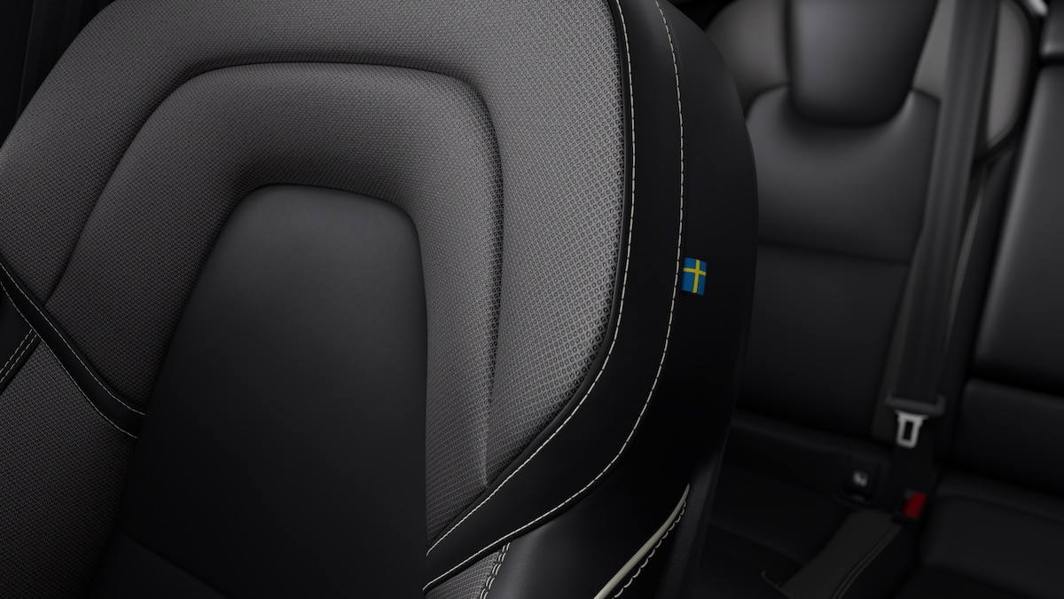 VOLVO XC60 2.0 T8 TE XCENTRIC Black Edition eAWD-image-9