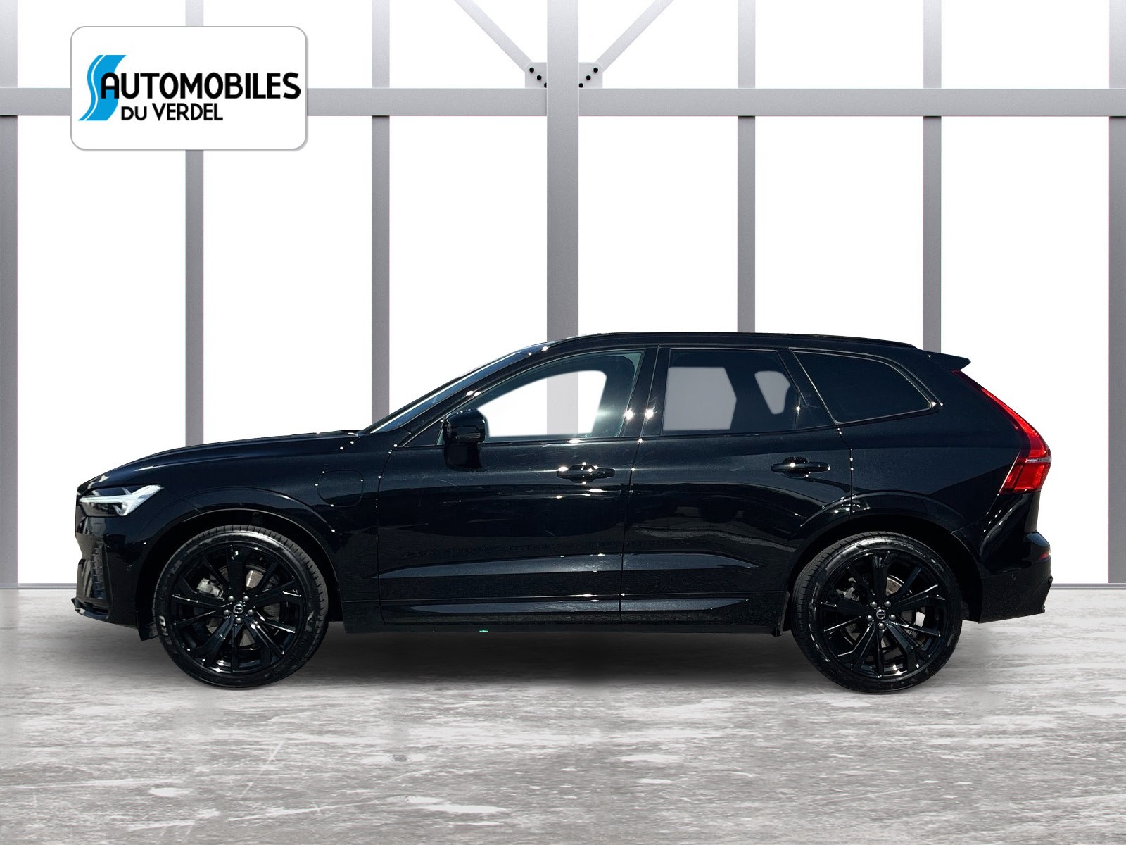 VOLVO XC60 2.0 T8 TE XCENTRIC Black Edition eAWD-showroom-element-1