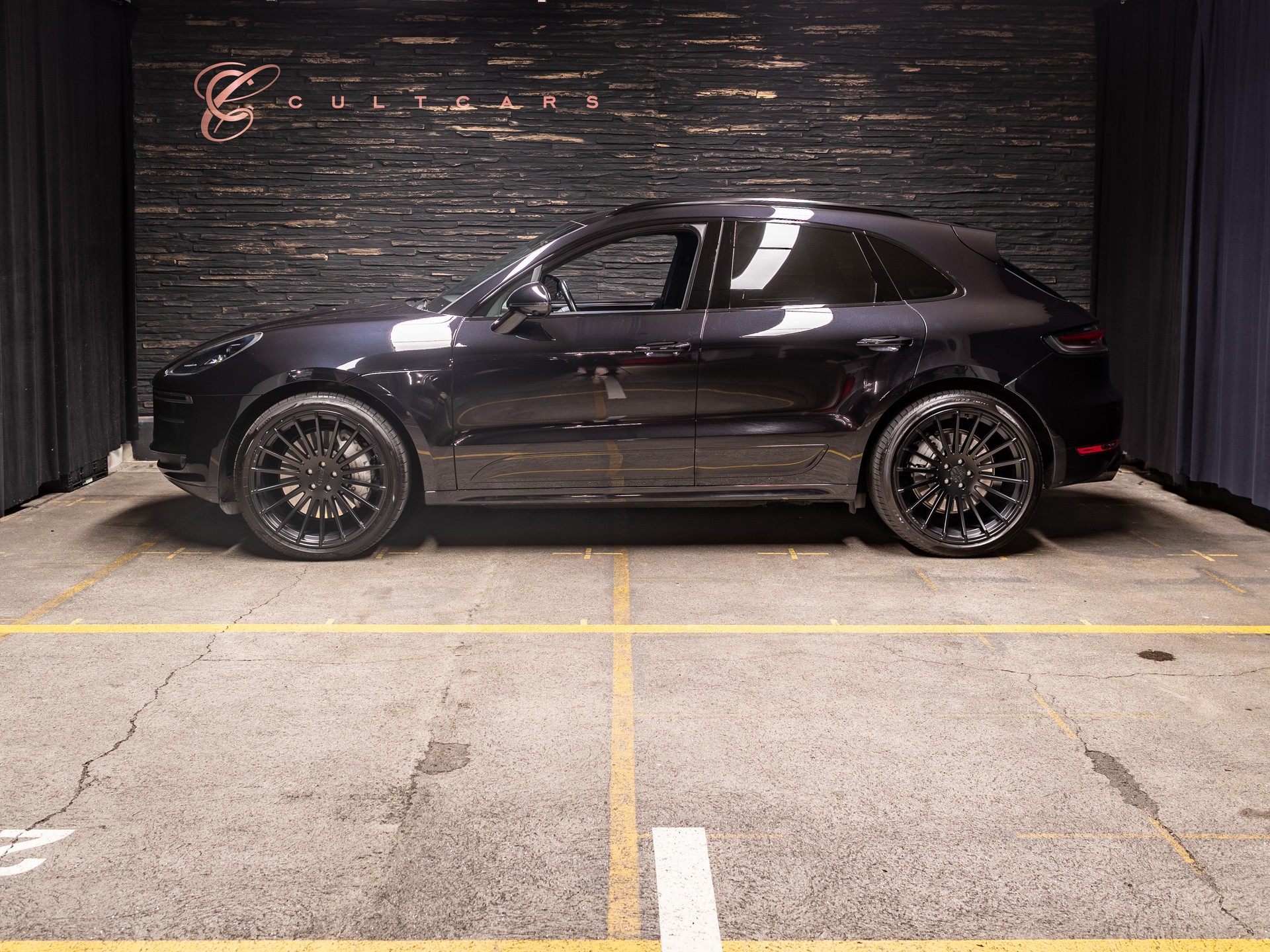 PORSCHE Macan Turbo PDK-image-1