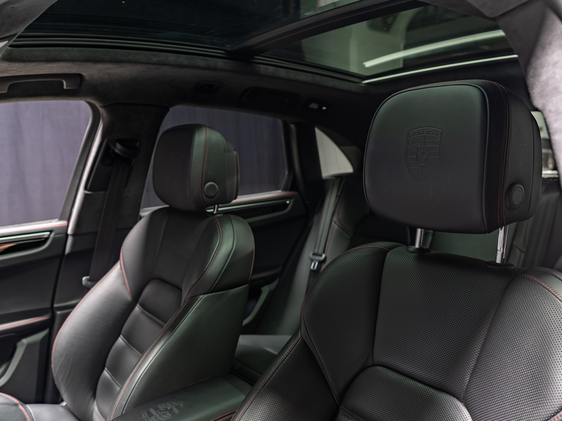 PORSCHE Macan Turbo PDK-image-9
