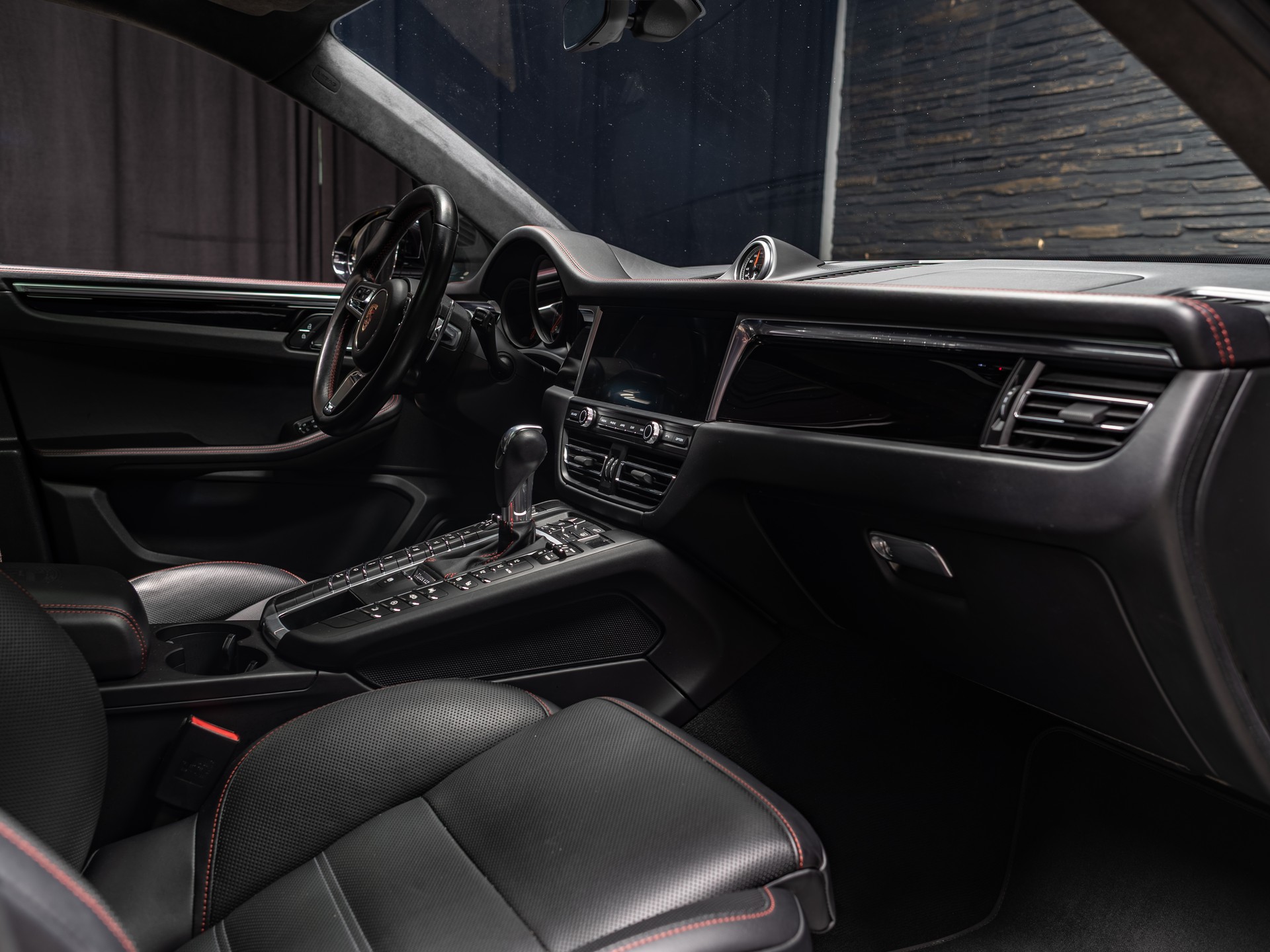 PORSCHE Macan Turbo PDK-image-8