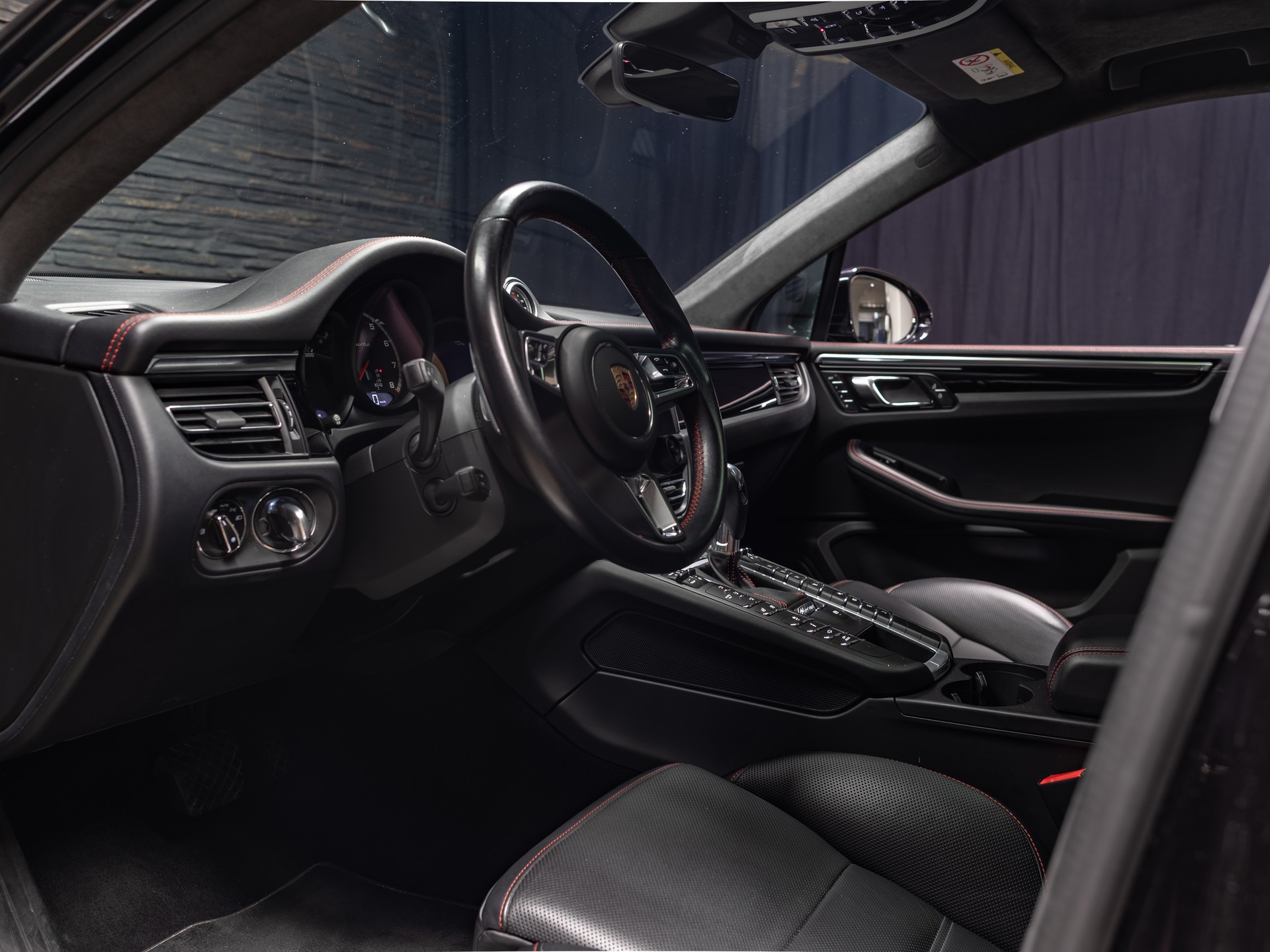 PORSCHE Macan Turbo PDK-image-25