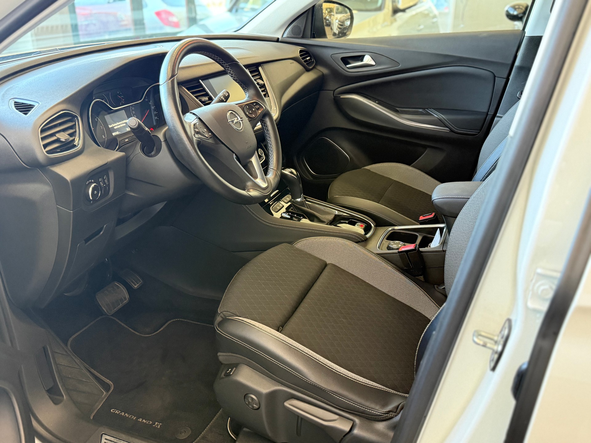 OPEL Grandland X 1.2i TP Excellence Automatik-image-6