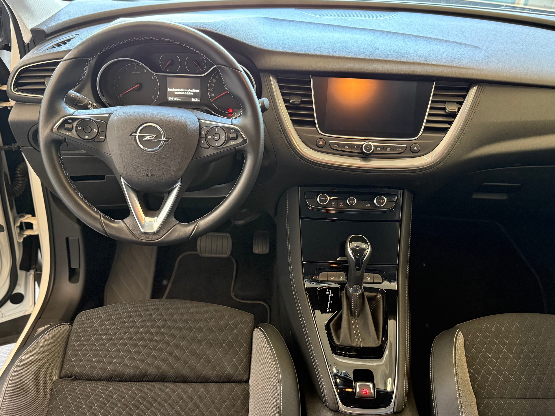 OPEL Grandland X 1.2i TP Excellence Automatik-image-11