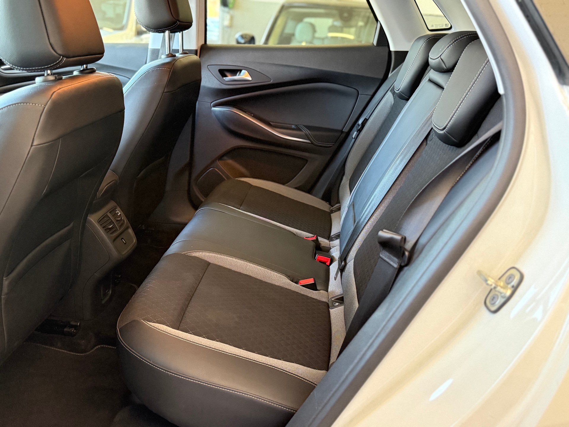 OPEL Grandland X 1.2i TP Excellence Automatik-image-9