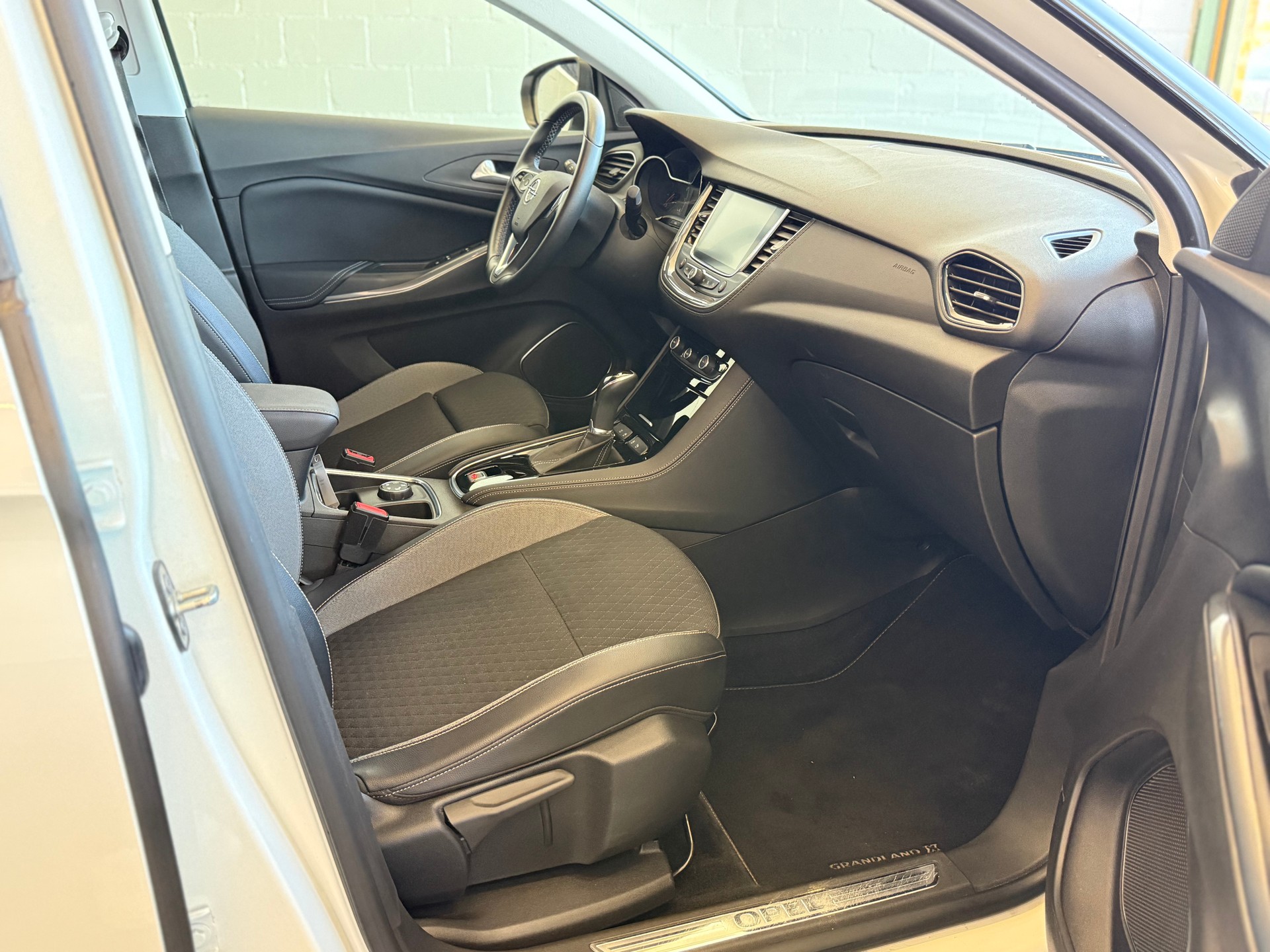 OPEL Grandland X 1.2i TP Excellence Automatik-image-7