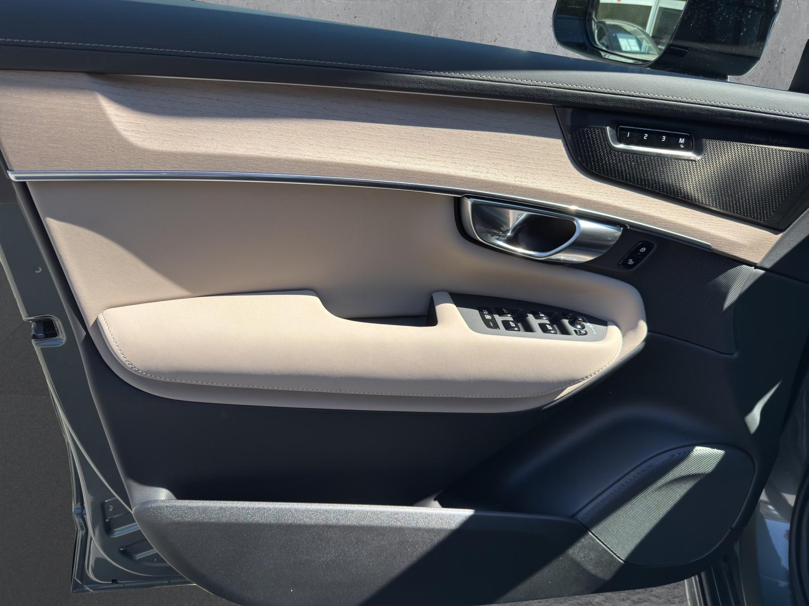VOLVO XC90 T8 eAWD PluginHybrid Plus Dark Geartronic-image-13