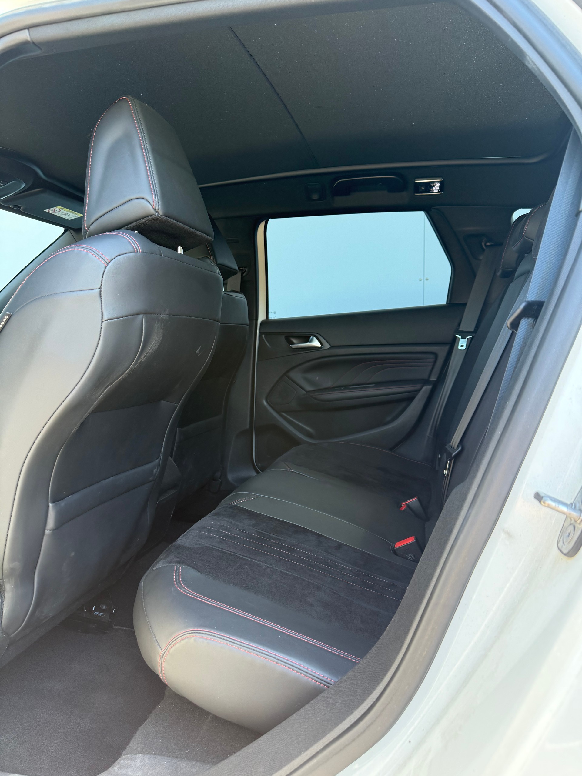 PEUGEOT 308 SW 2.0 BlueHDI GT Automatic-image-10