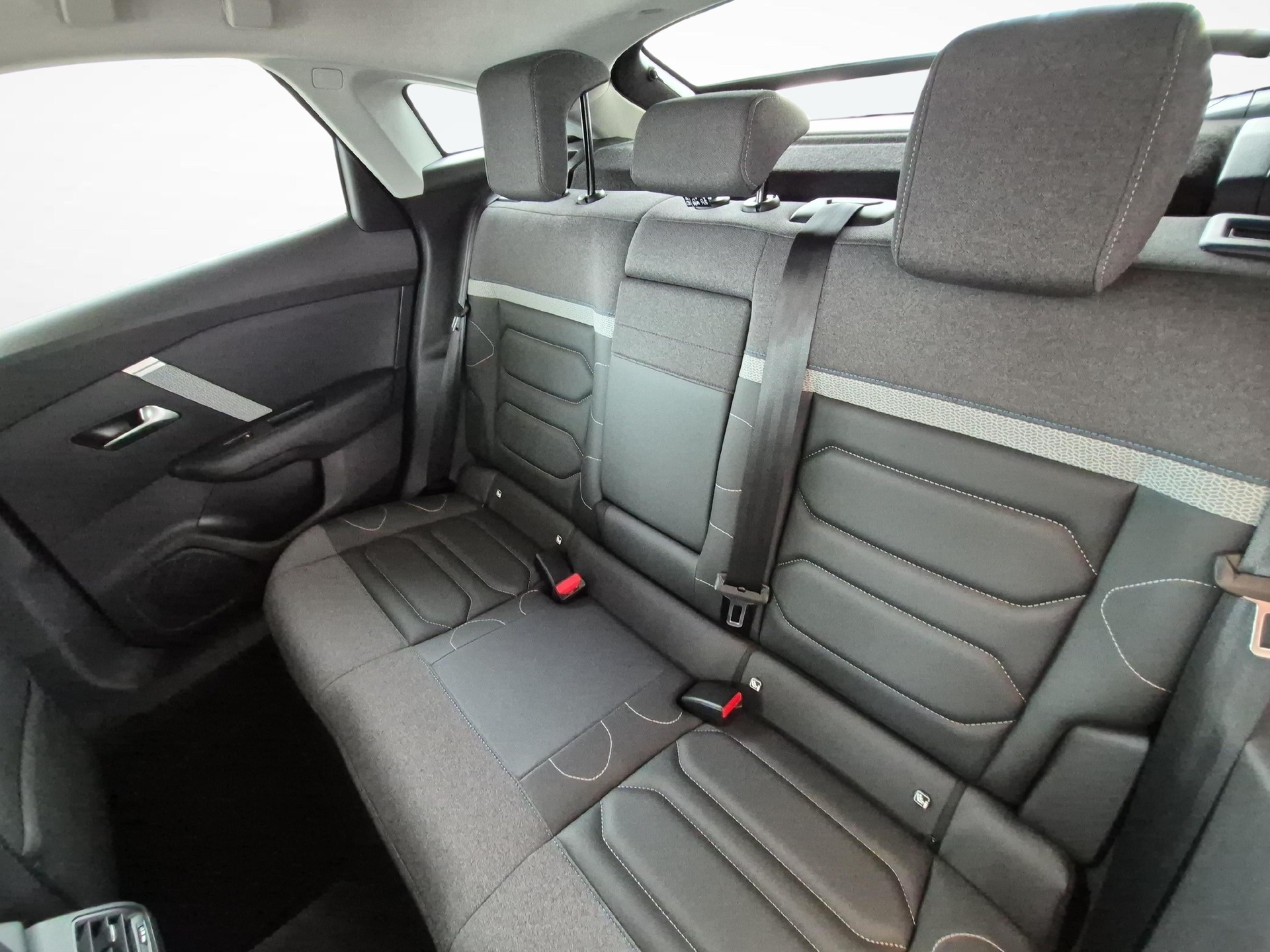 CITROEN C4 1.2 PureTech Shine / ab 3,99% Leasing bei Abschluss einer Protect Autoversicherung-image-10