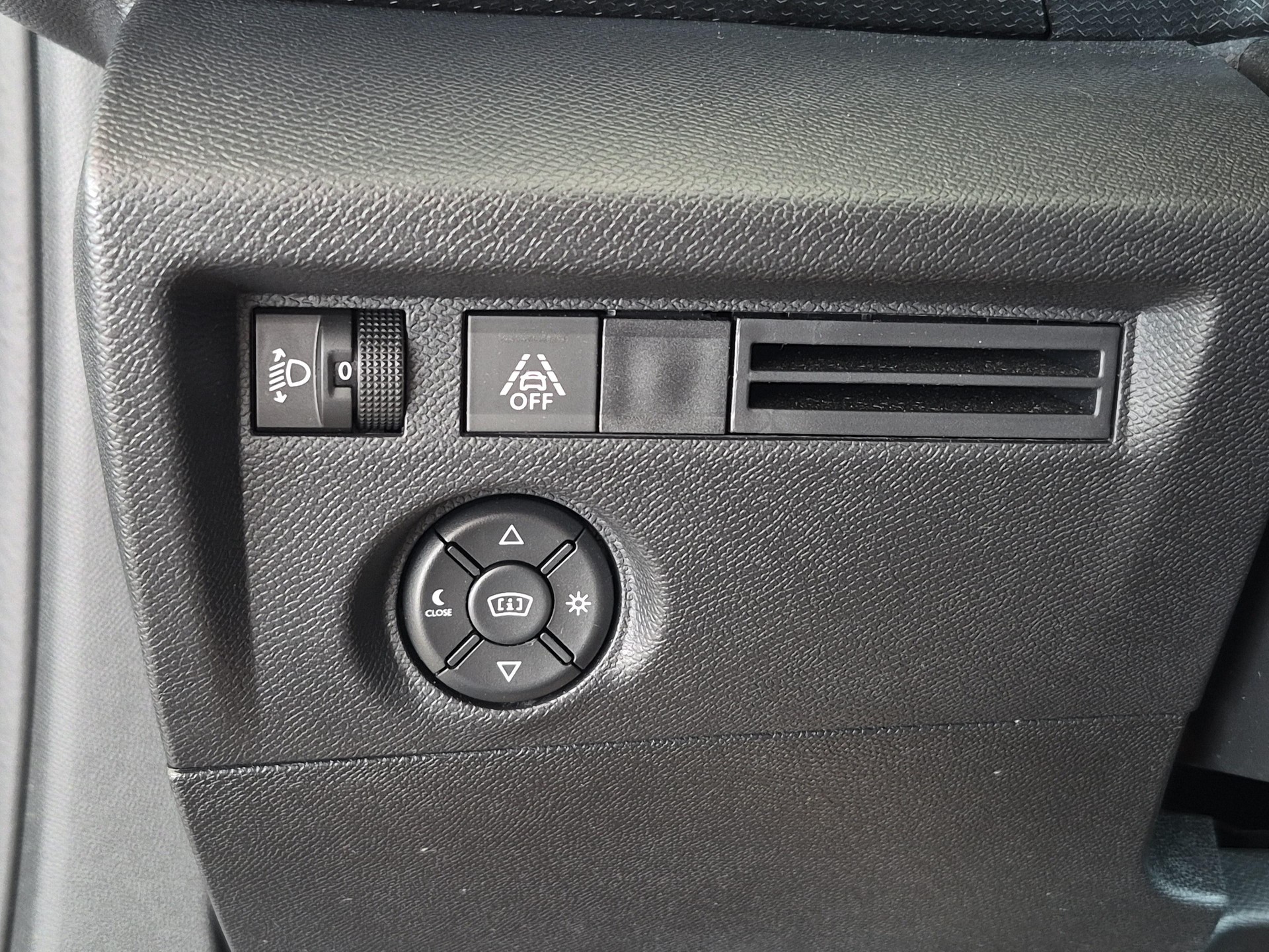 CITROEN C4 1.2 PureTech Shine / ab 3,99% Leasing bei Abschluss einer Protect Autoversicherung-image-15