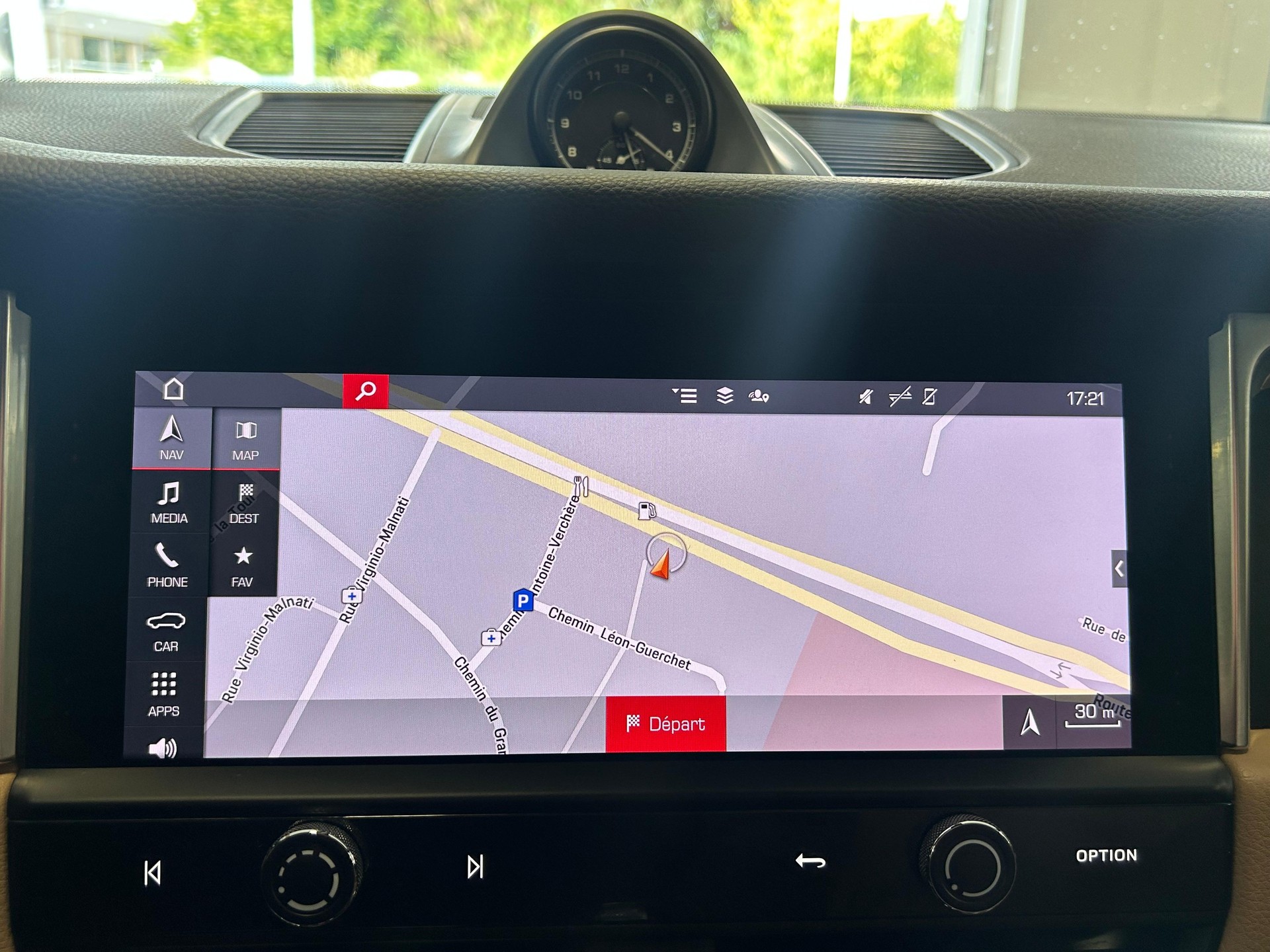 PORSCHE Macan 2.0-image-17