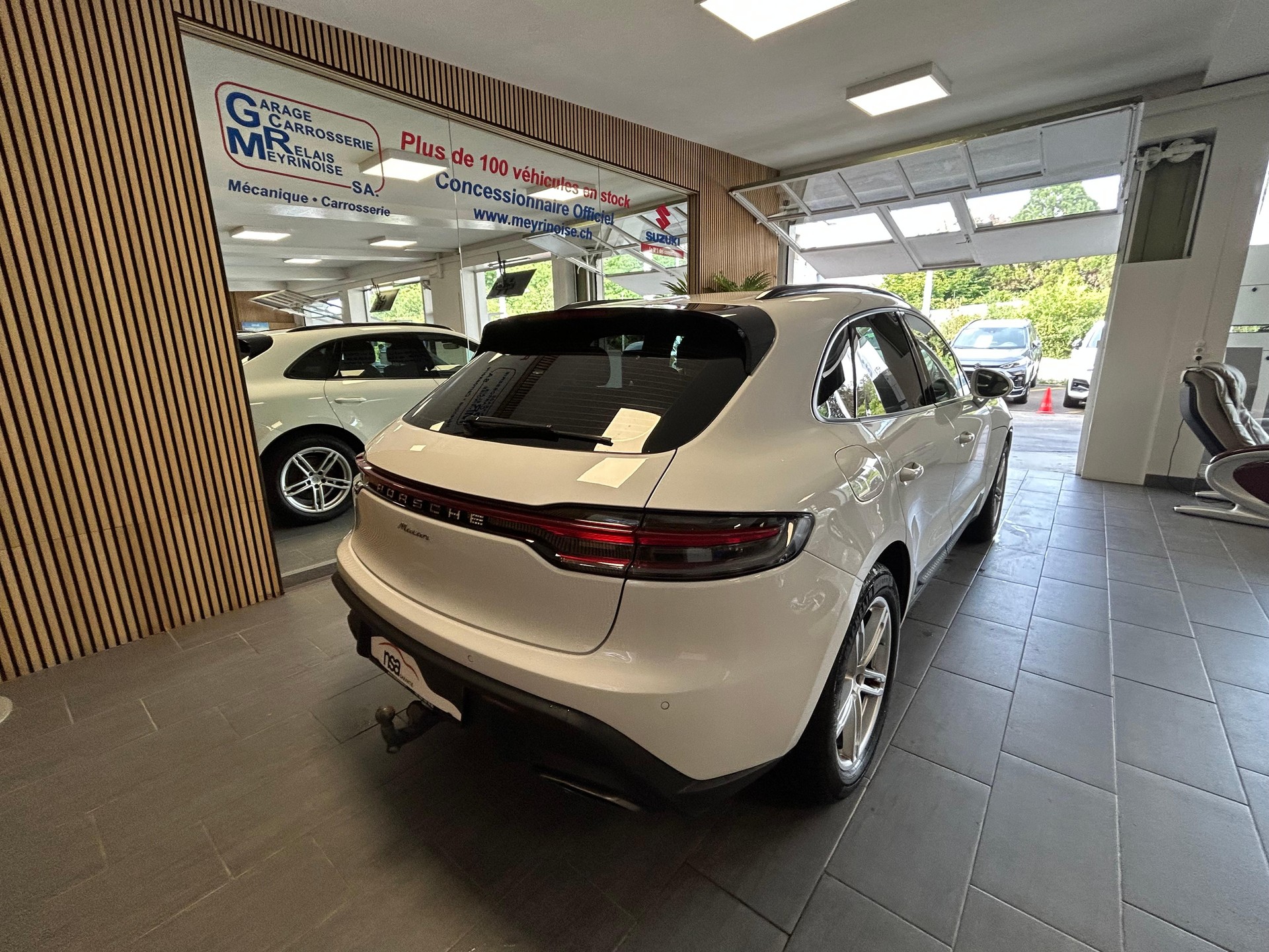 PORSCHE Macan 2.0-image-9