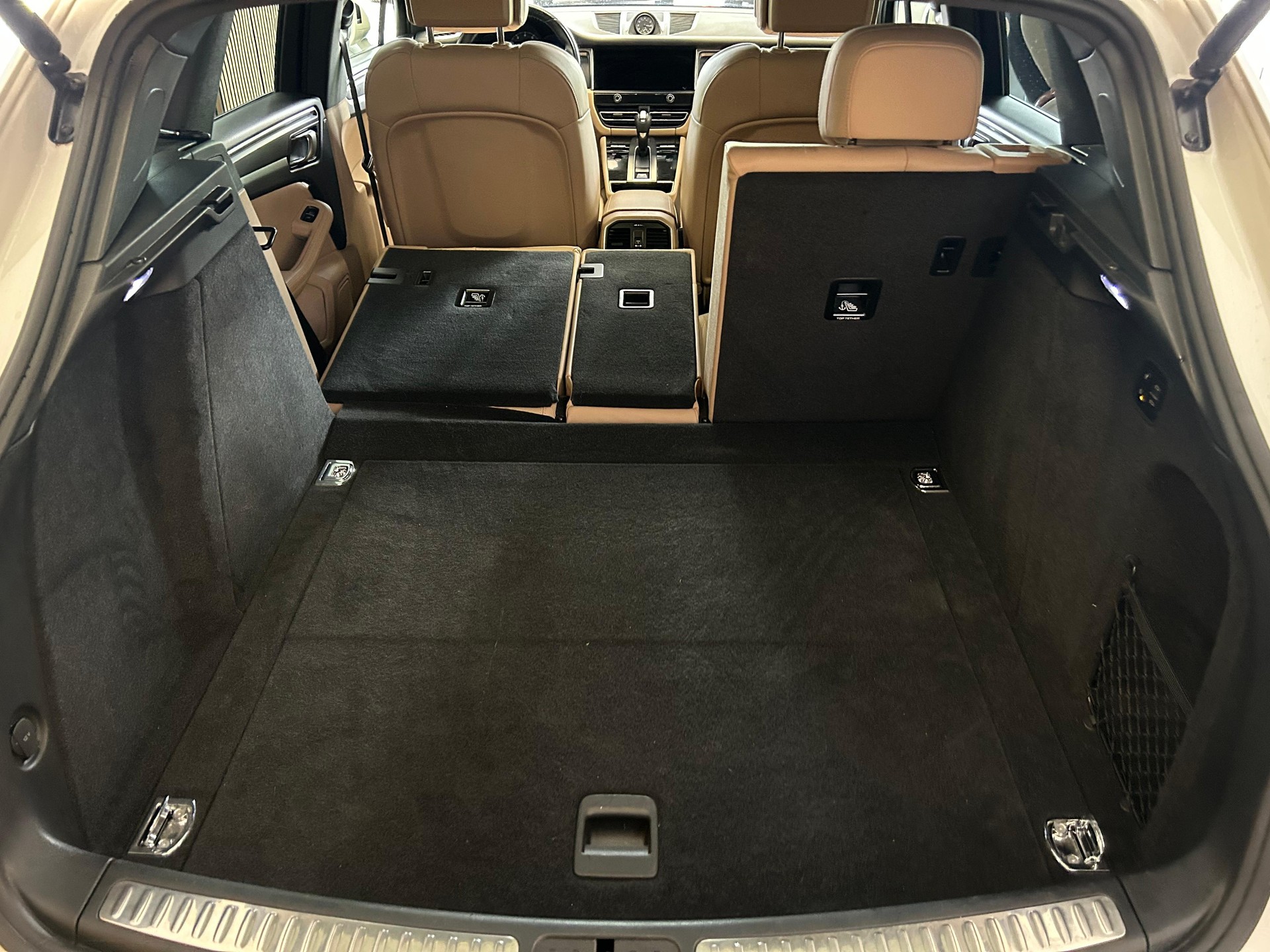 PORSCHE Macan 2.0-image-25