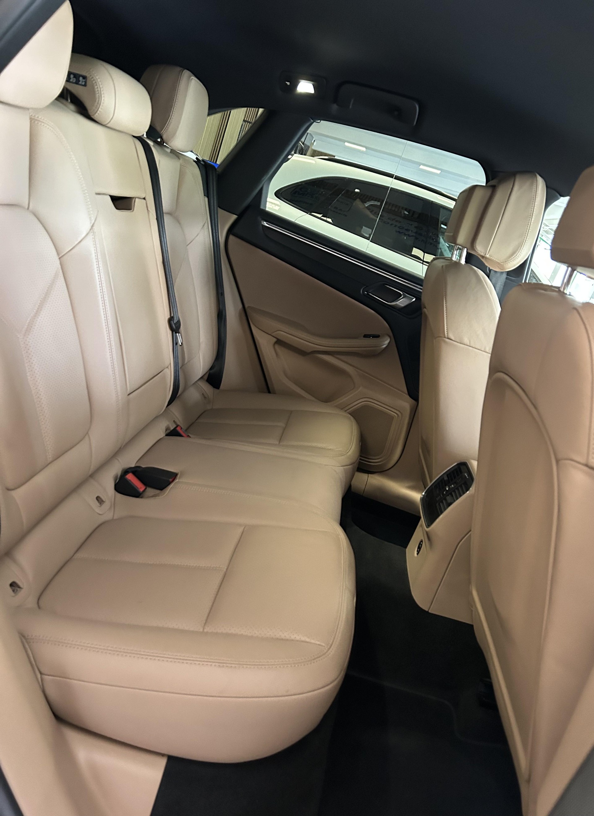 PORSCHE Macan 2.0-image-22