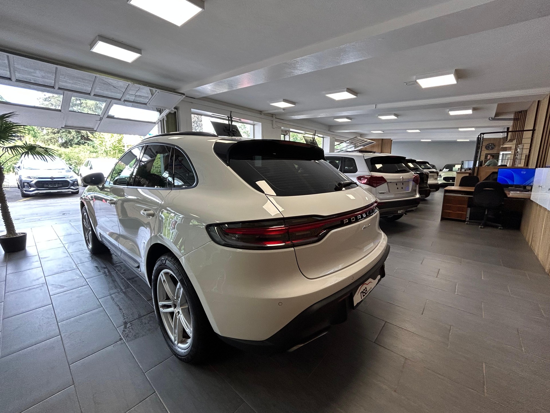 PORSCHE Macan 2.0-image-4