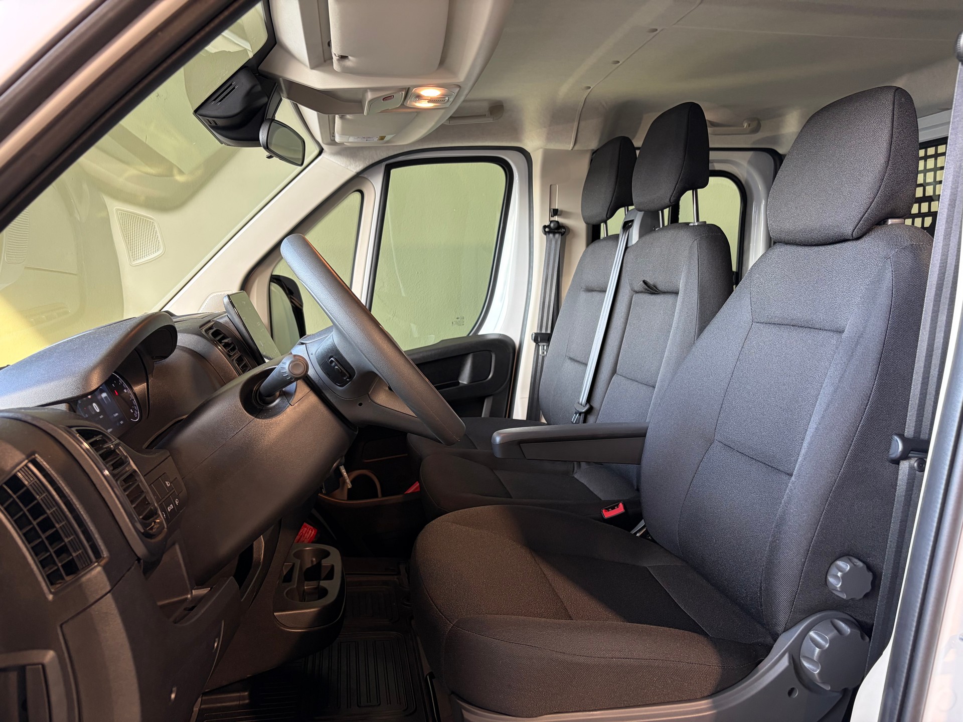 TOYOTA Proace MAX 2.2D Brücke mit Doppelkabine HD Active 3,5t L3H1 Automat *7Plätzer*Anhängerkupplung*Rückfahrkamera*-image-10