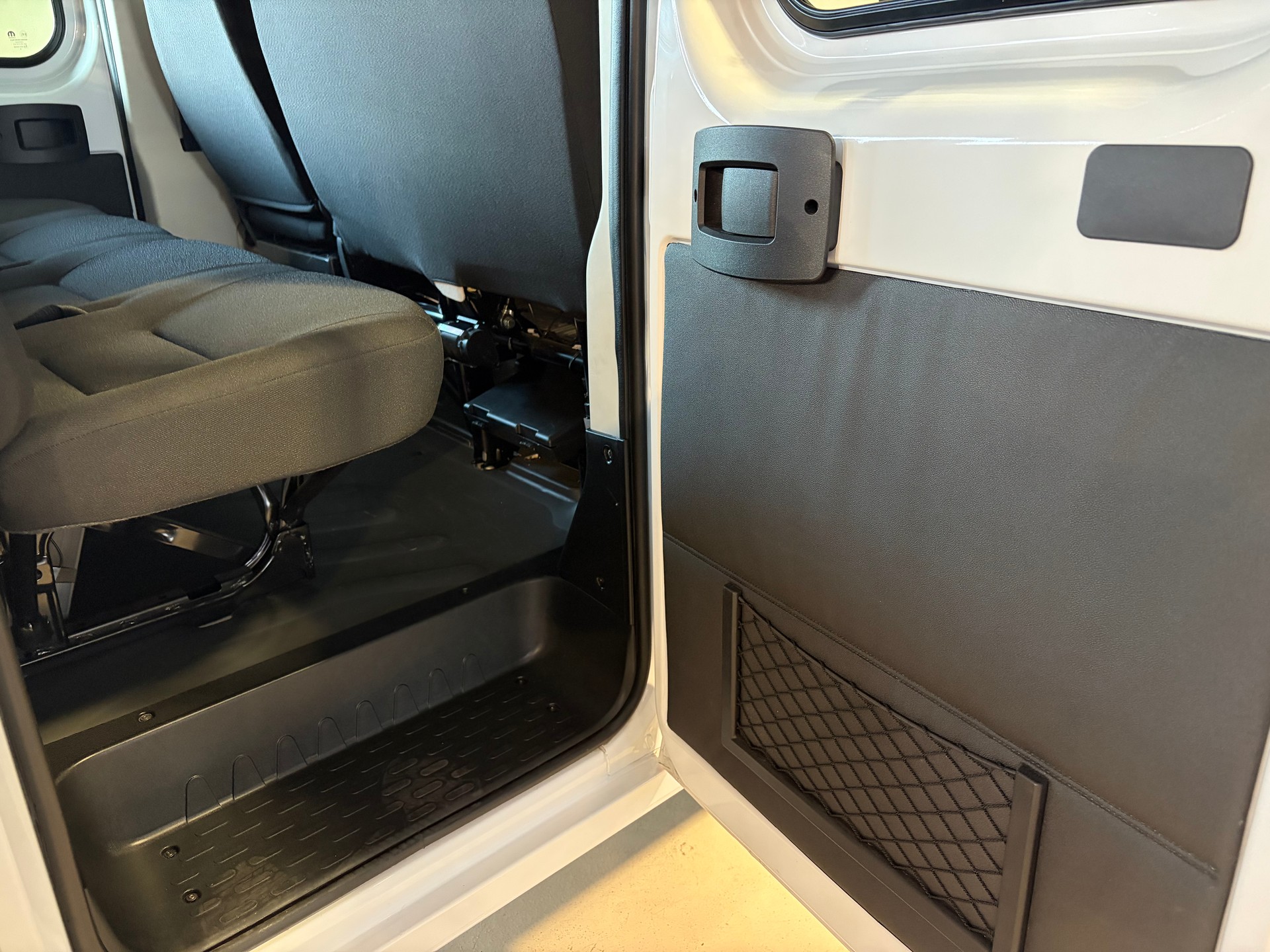 TOYOTA Proace MAX 2.2D Brücke mit Doppelkabine HD Active 3,5t L3H1 Automat *7Plätzer*Anhängerkupplung*Rückfahrkamera*-image-22