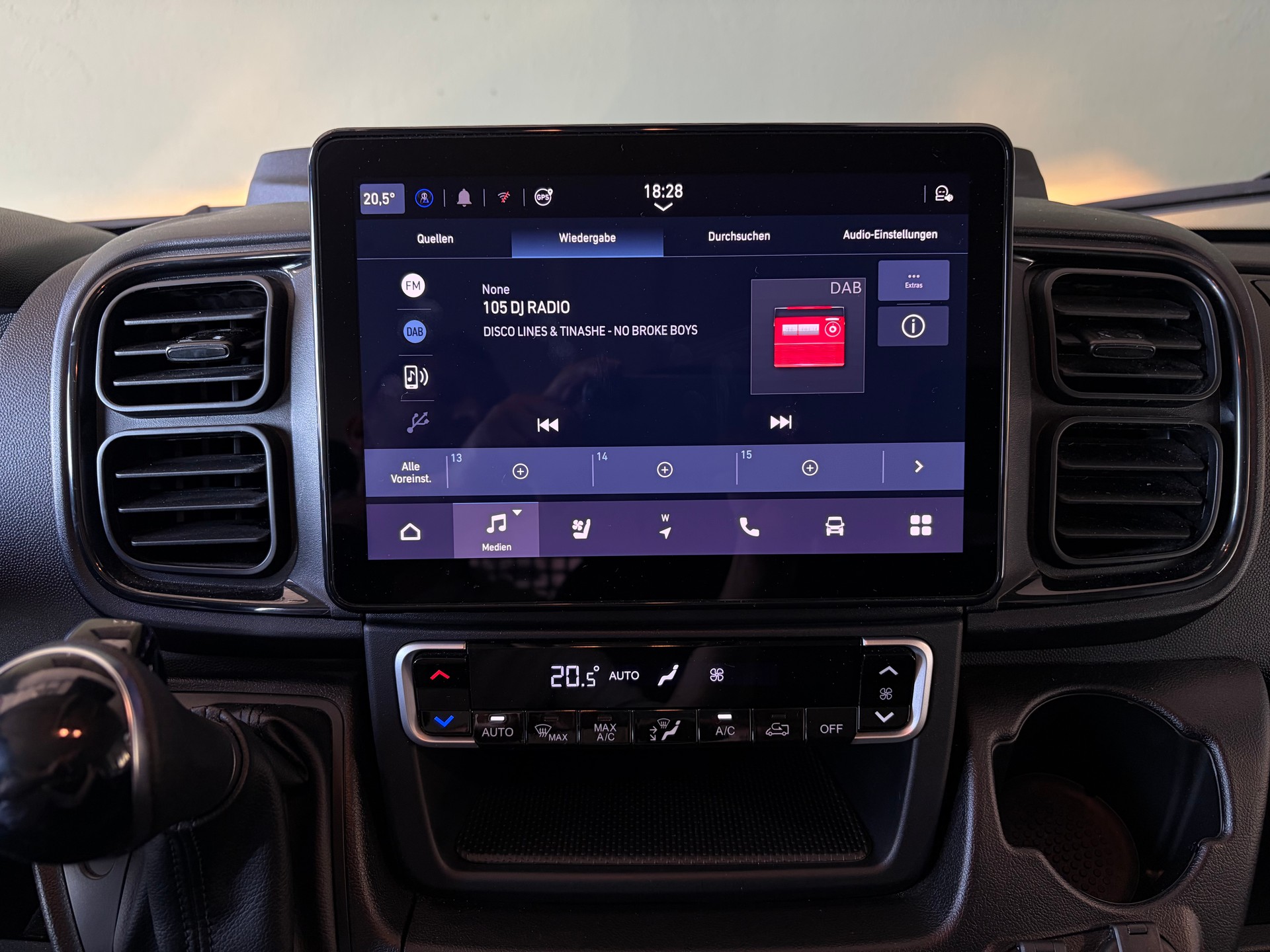 TOYOTA Proace MAX 2.2D Brücke mit Doppelkabine HD Active 3,5t L3H1 Automat *7Plätzer*Anhängerkupplung*Rückfahrkamera*-image-17