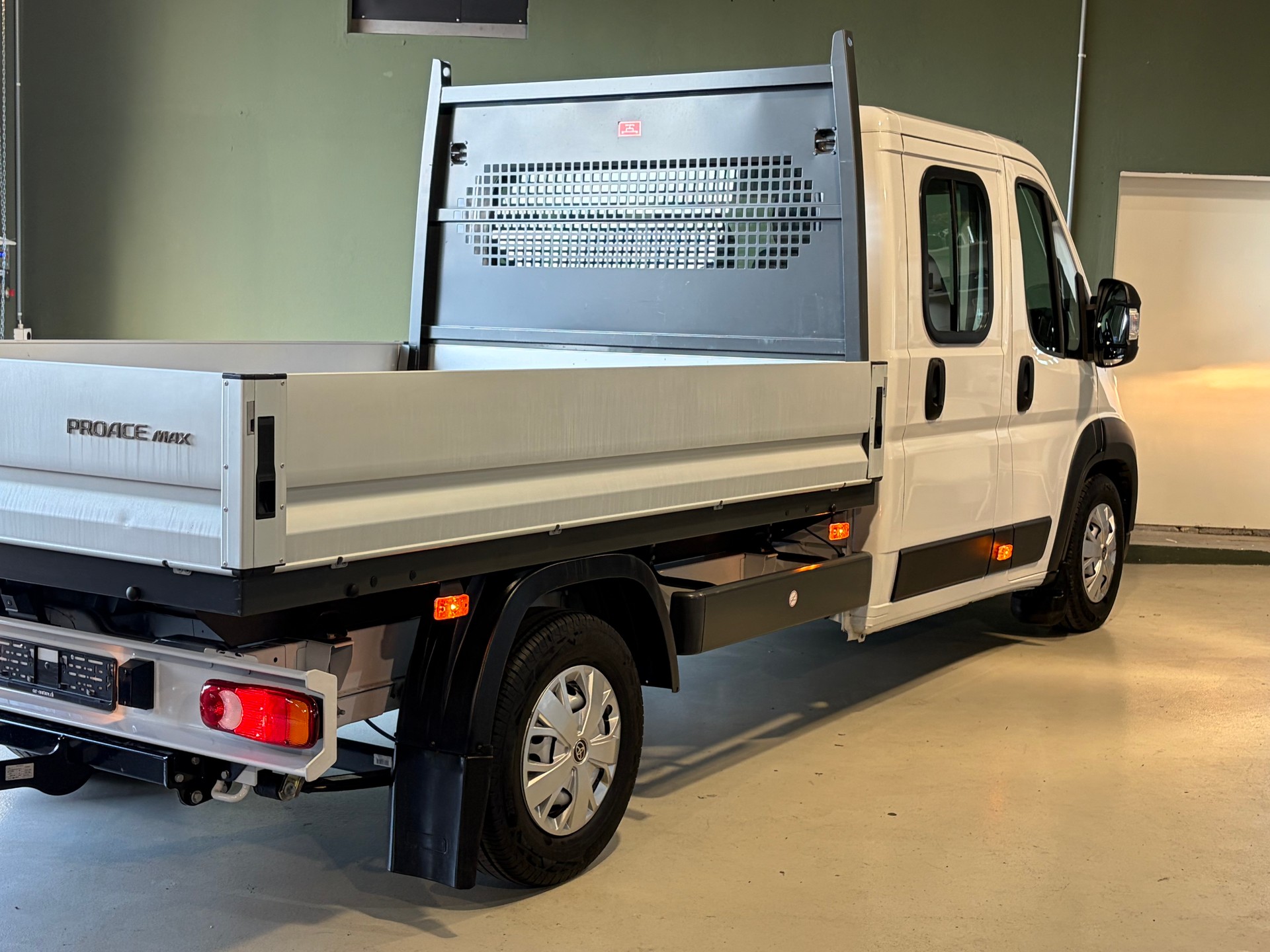 TOYOTA Proace MAX 2.2D Brücke mit Doppelkabine HD Active 3,5t L3H1 Automat *7Plätzer*Anhängerkupplung*Rückfahrkamera*-image-5