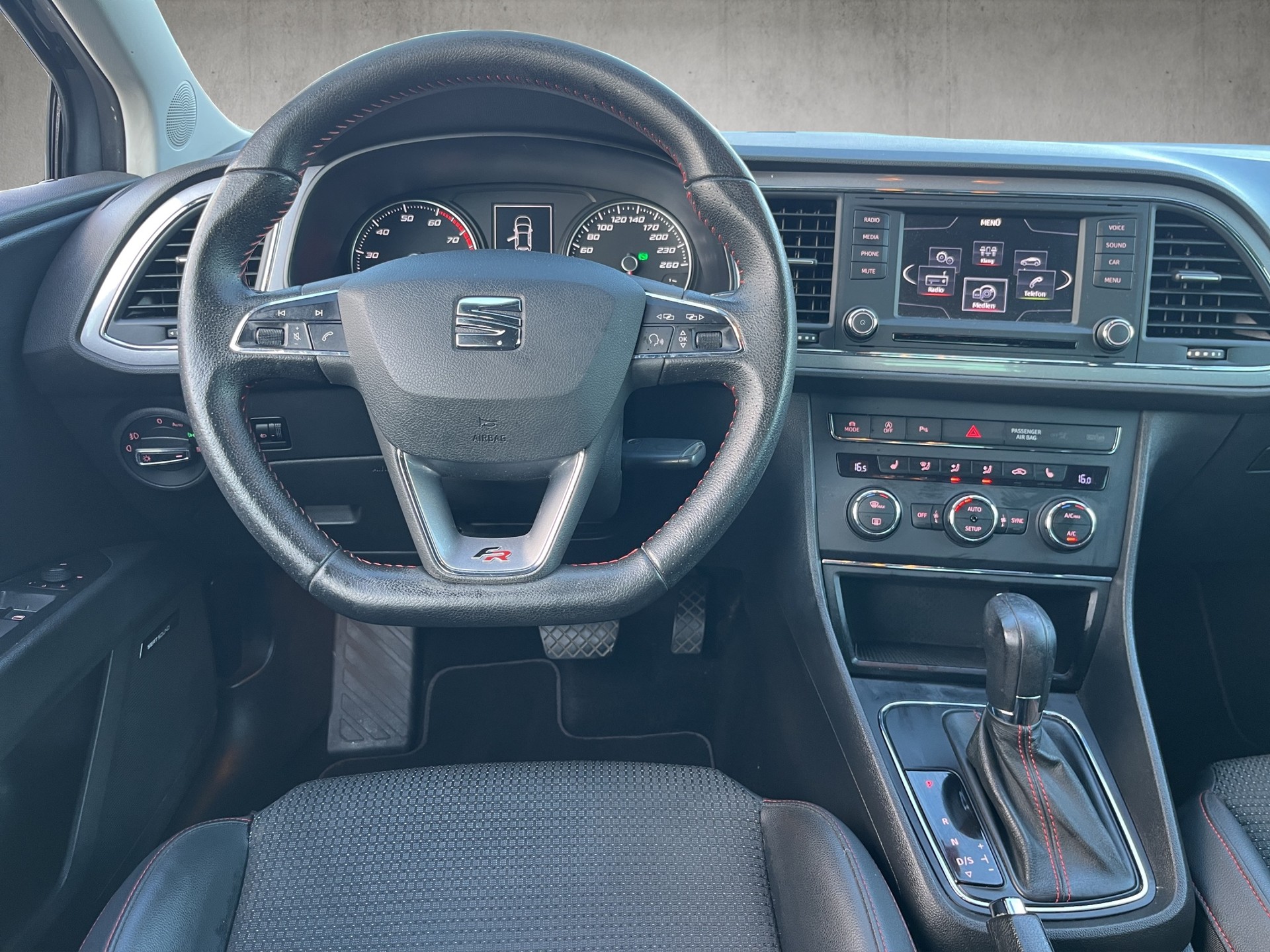 SEAT Leon 1.4 TSI FR Line DSG-image-13