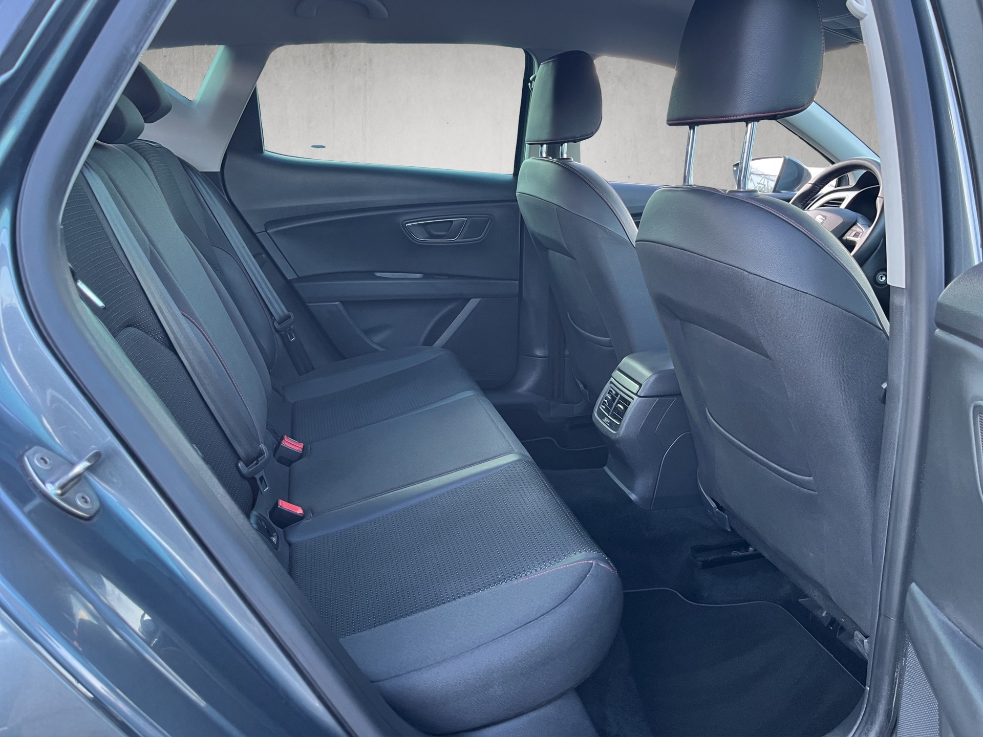 SEAT Leon 1.4 TSI FR Line DSG-image-11