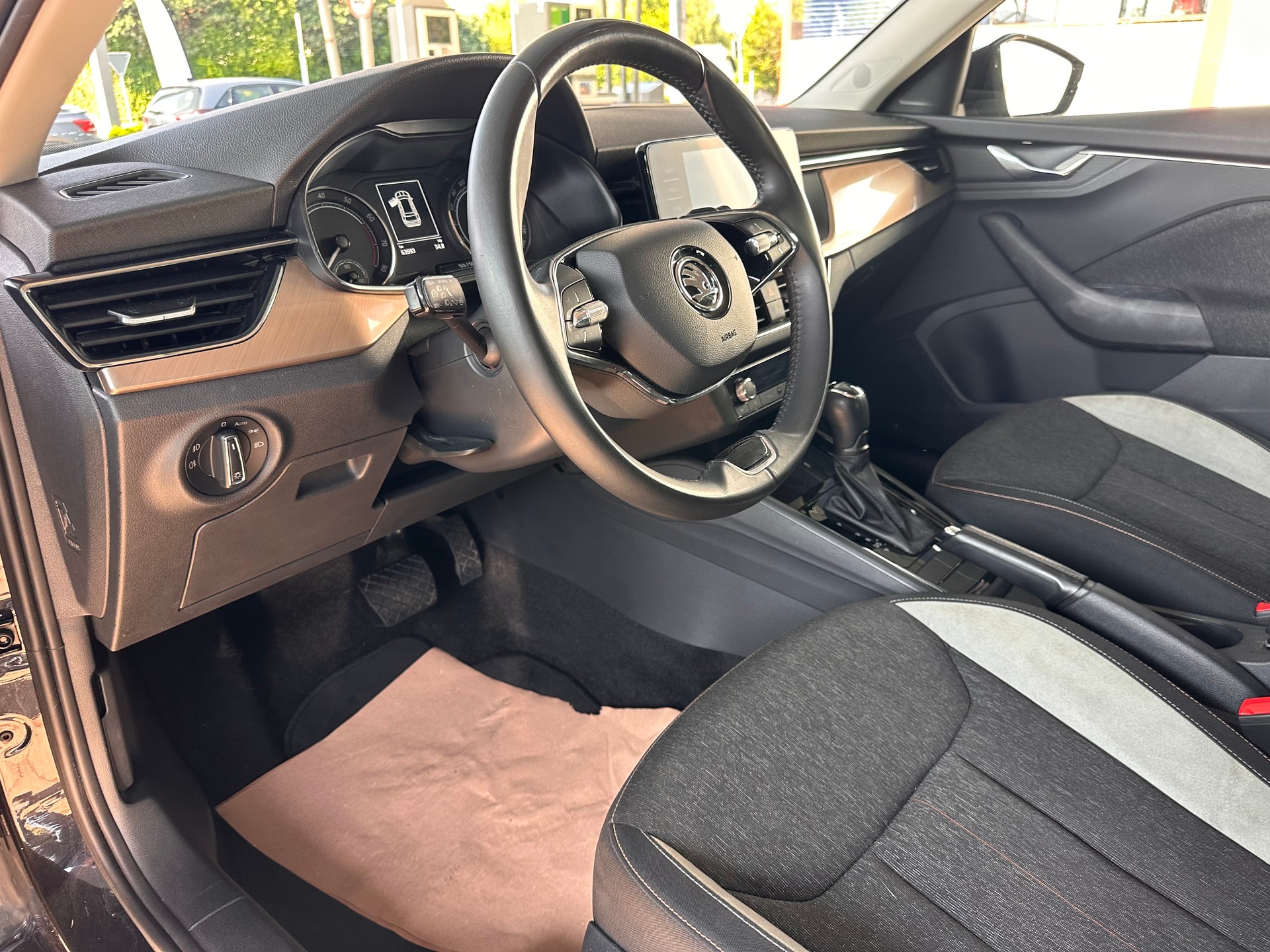 SKODA Kamiq 1.5 TSI ACT Style DSG-image-9