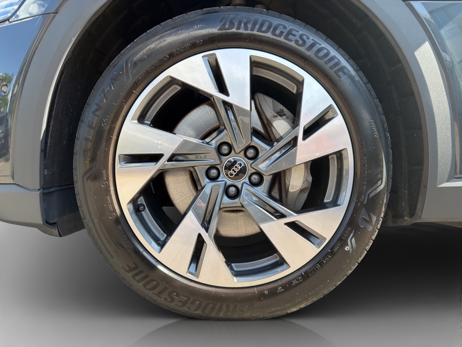 AUDI e-tron 55 quattro-image-13
