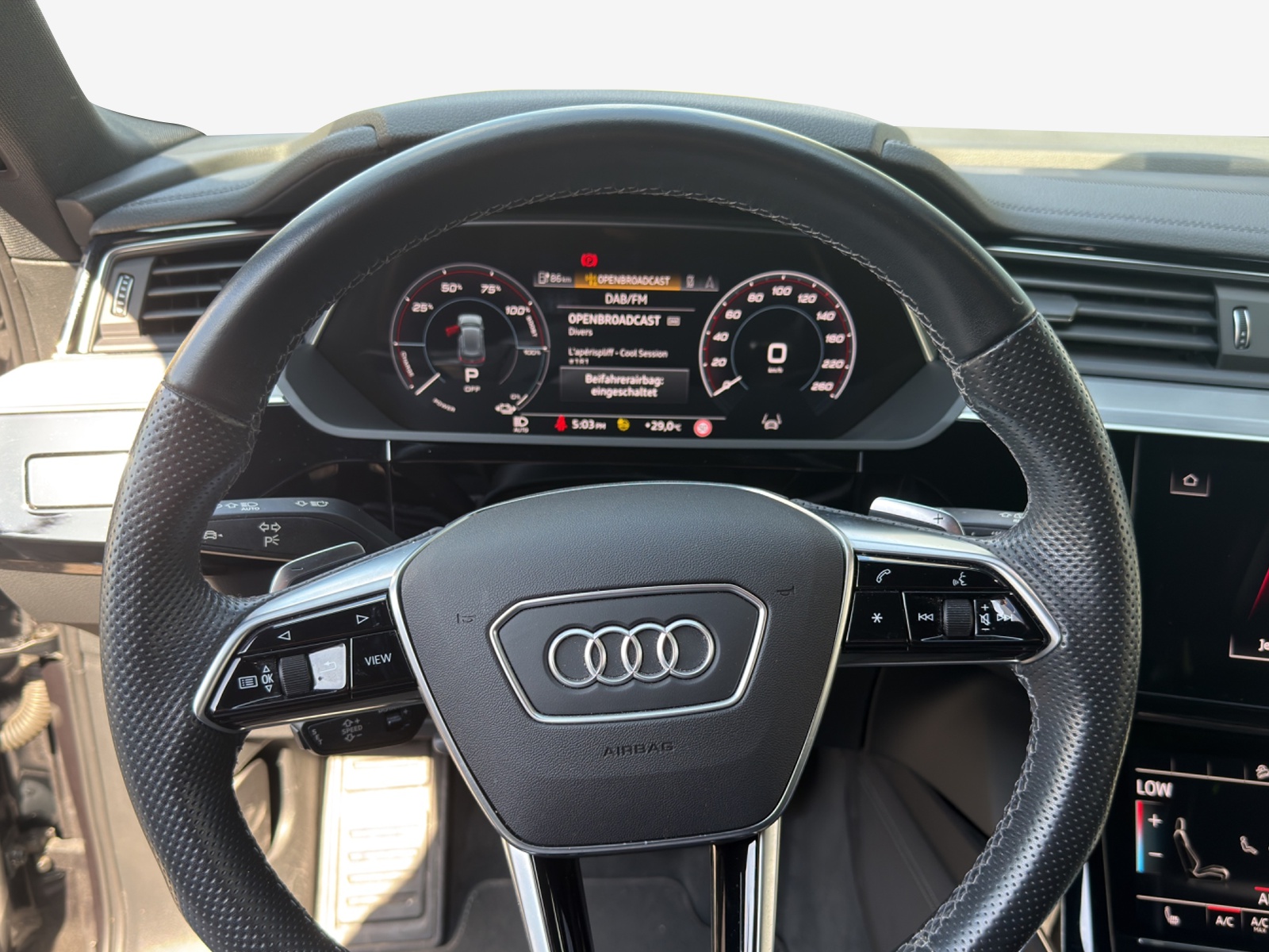 AUDI e-tron 55 quattro-image-9