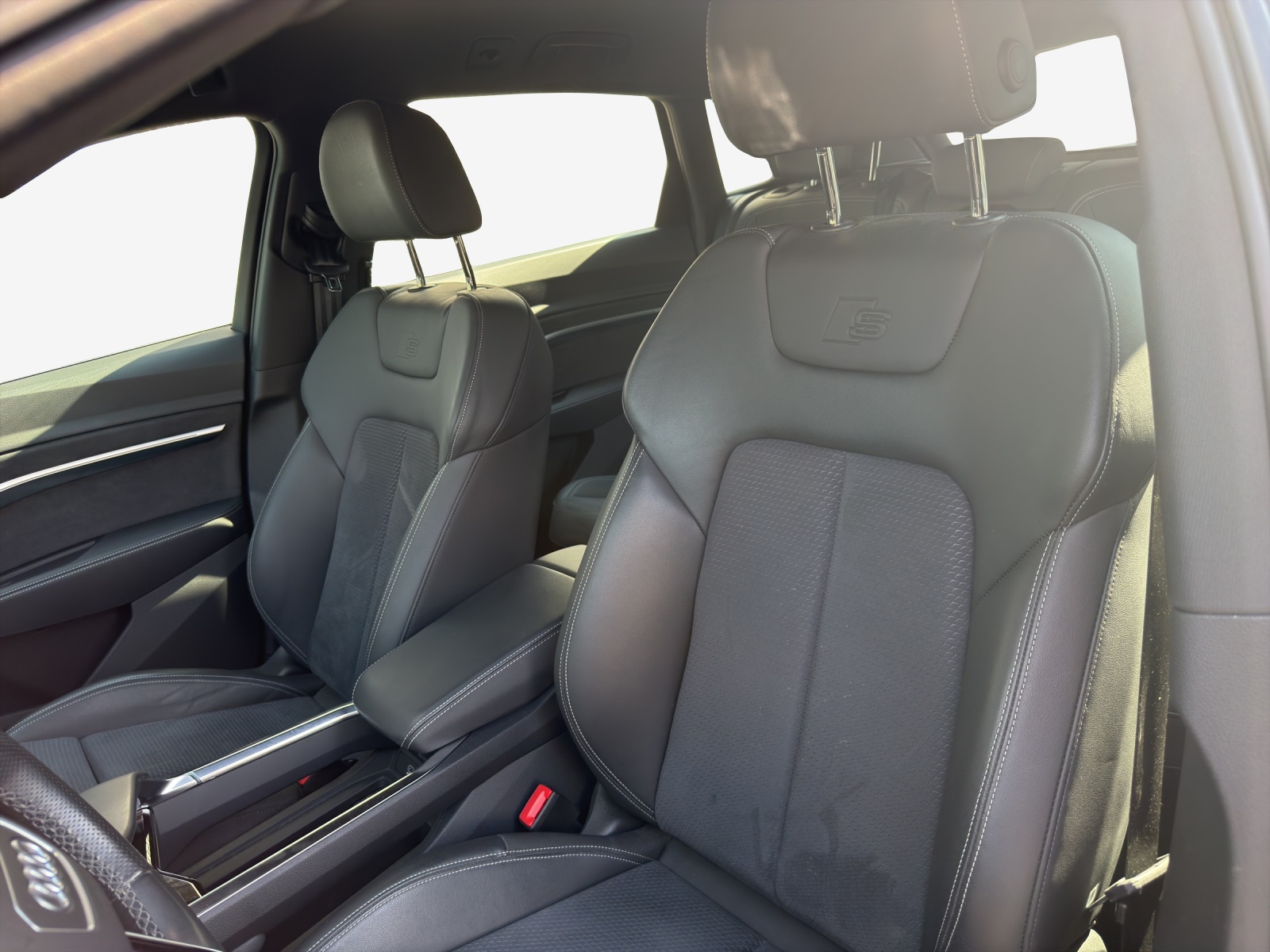 AUDI e-tron 55 quattro-image-15